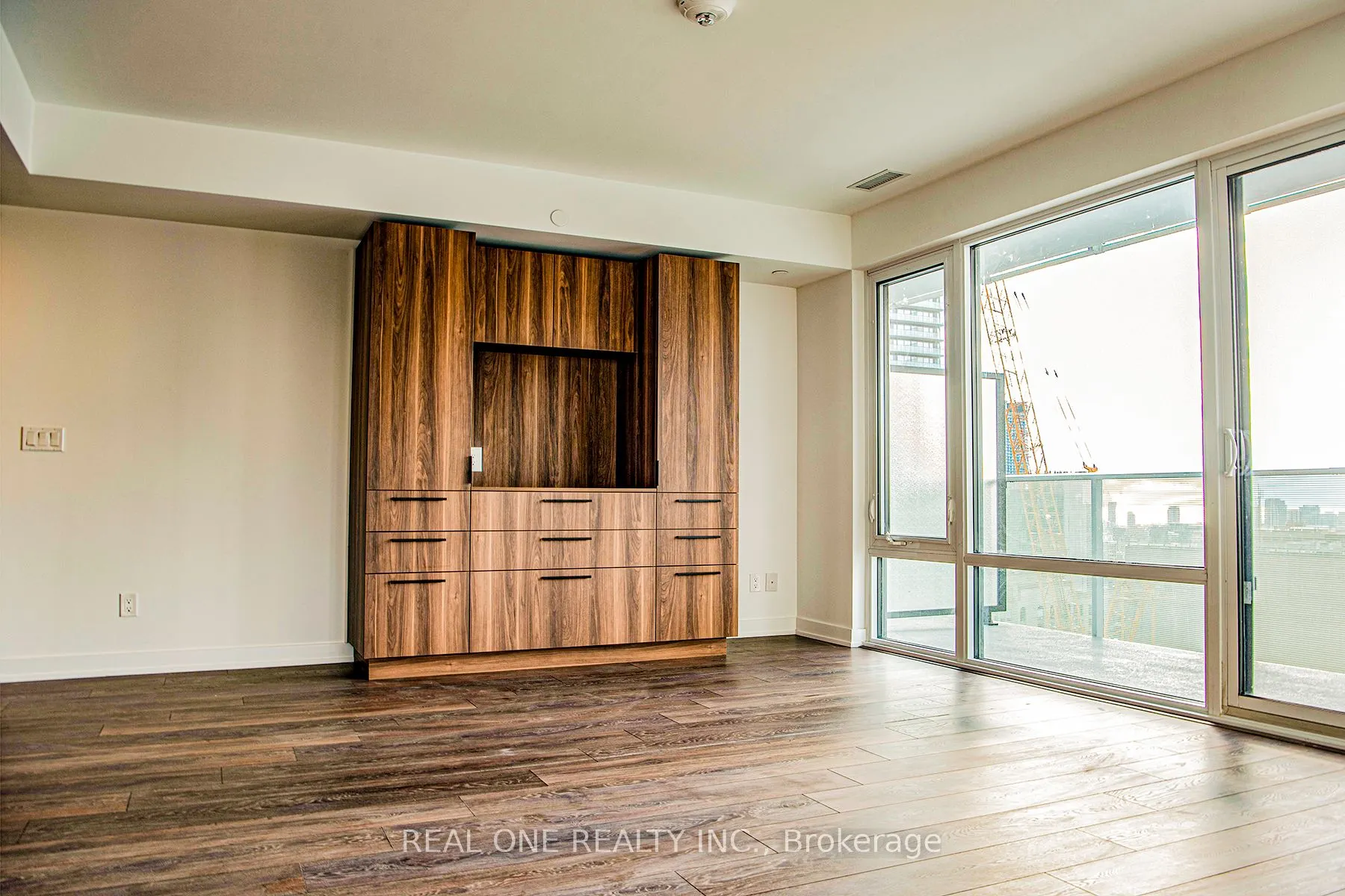 501 Yonge Street, #3002