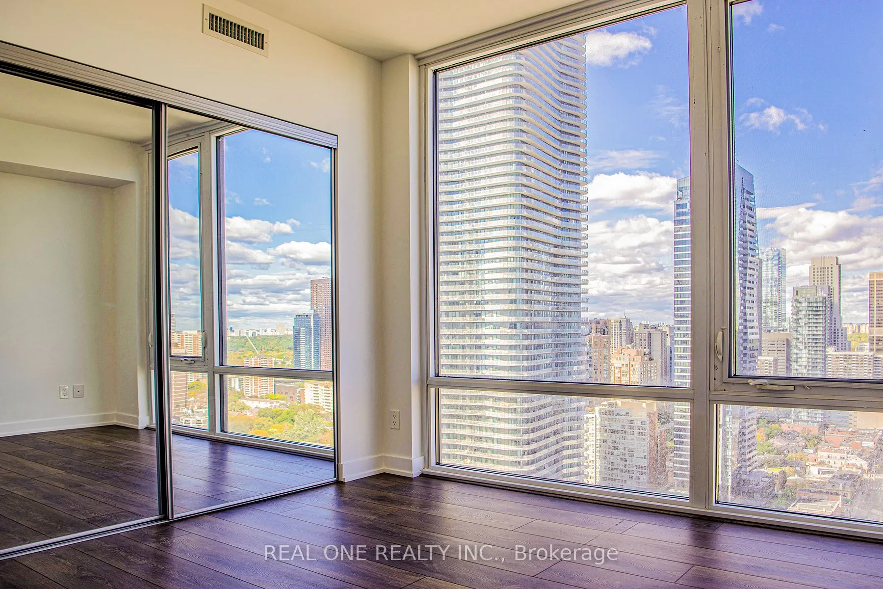 501 Yonge Street, #3002