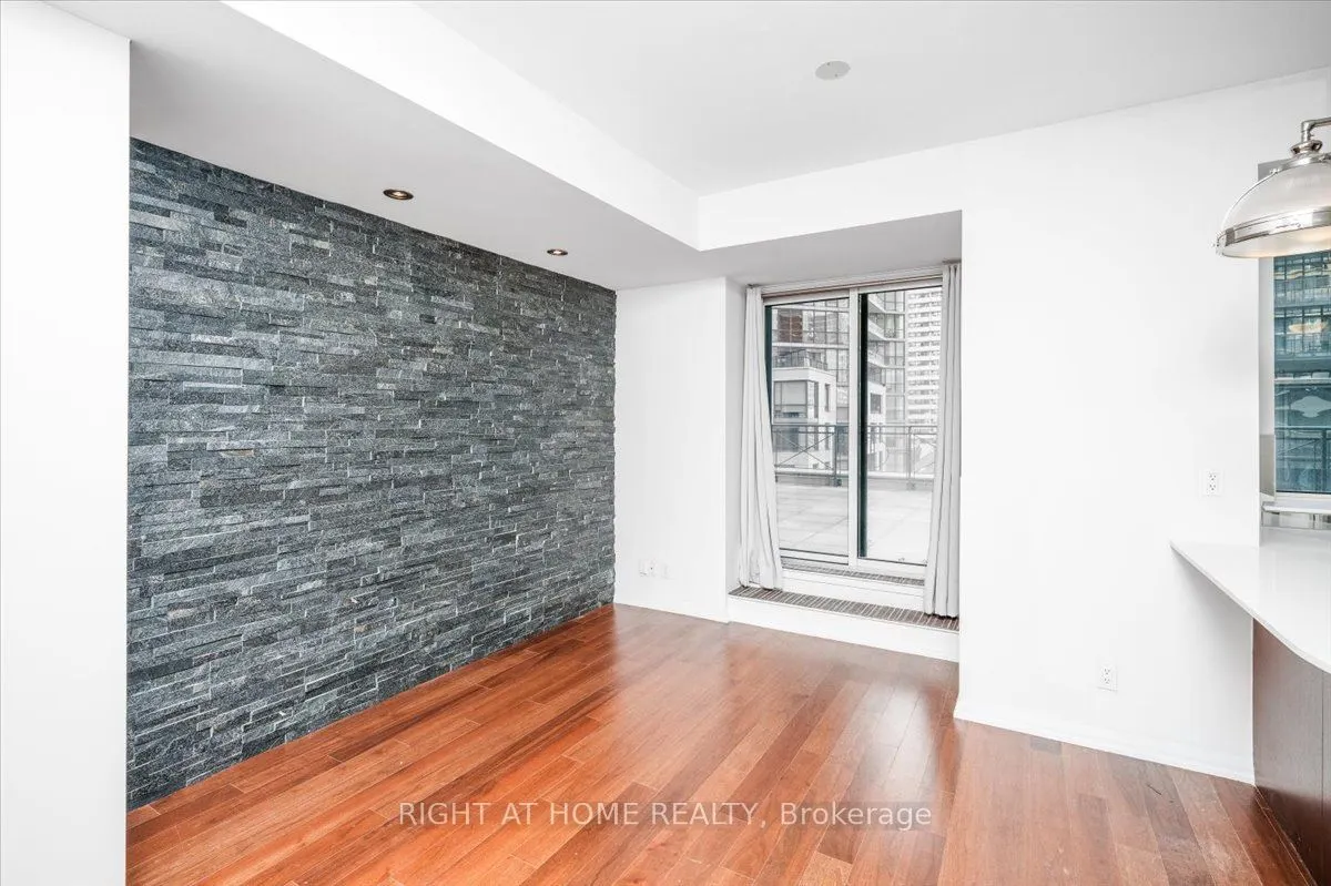 35 Hayden Street, #517