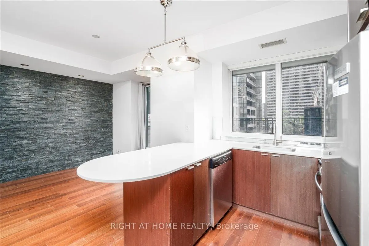 35 Hayden Street, #517