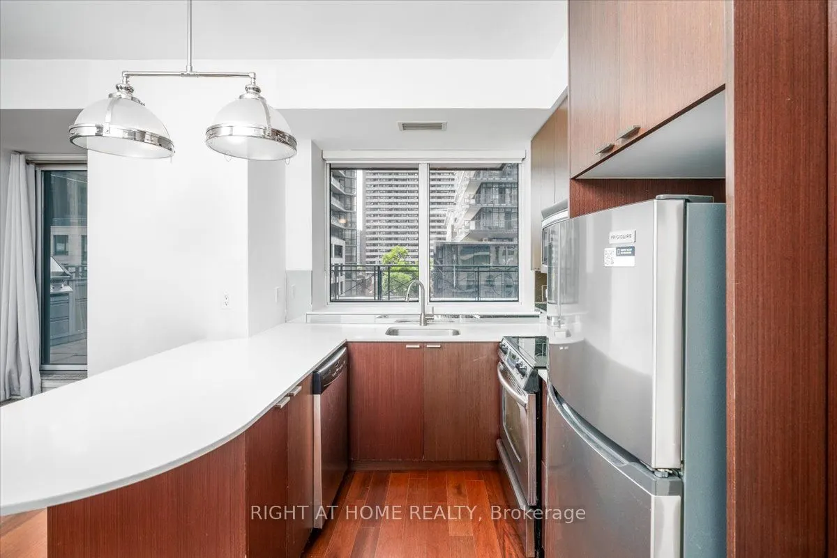 35 Hayden Street, #517