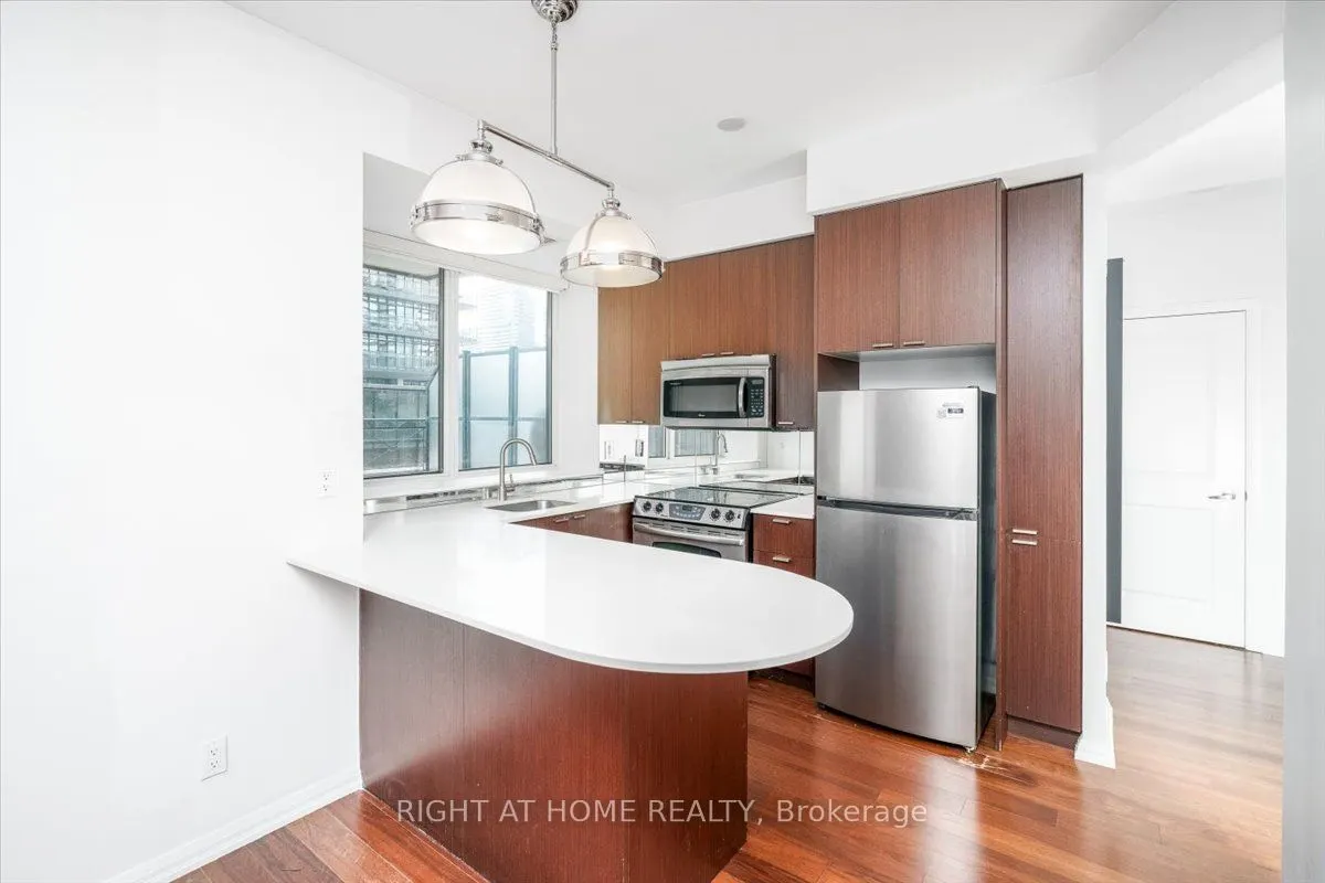 35 Hayden Street, #517