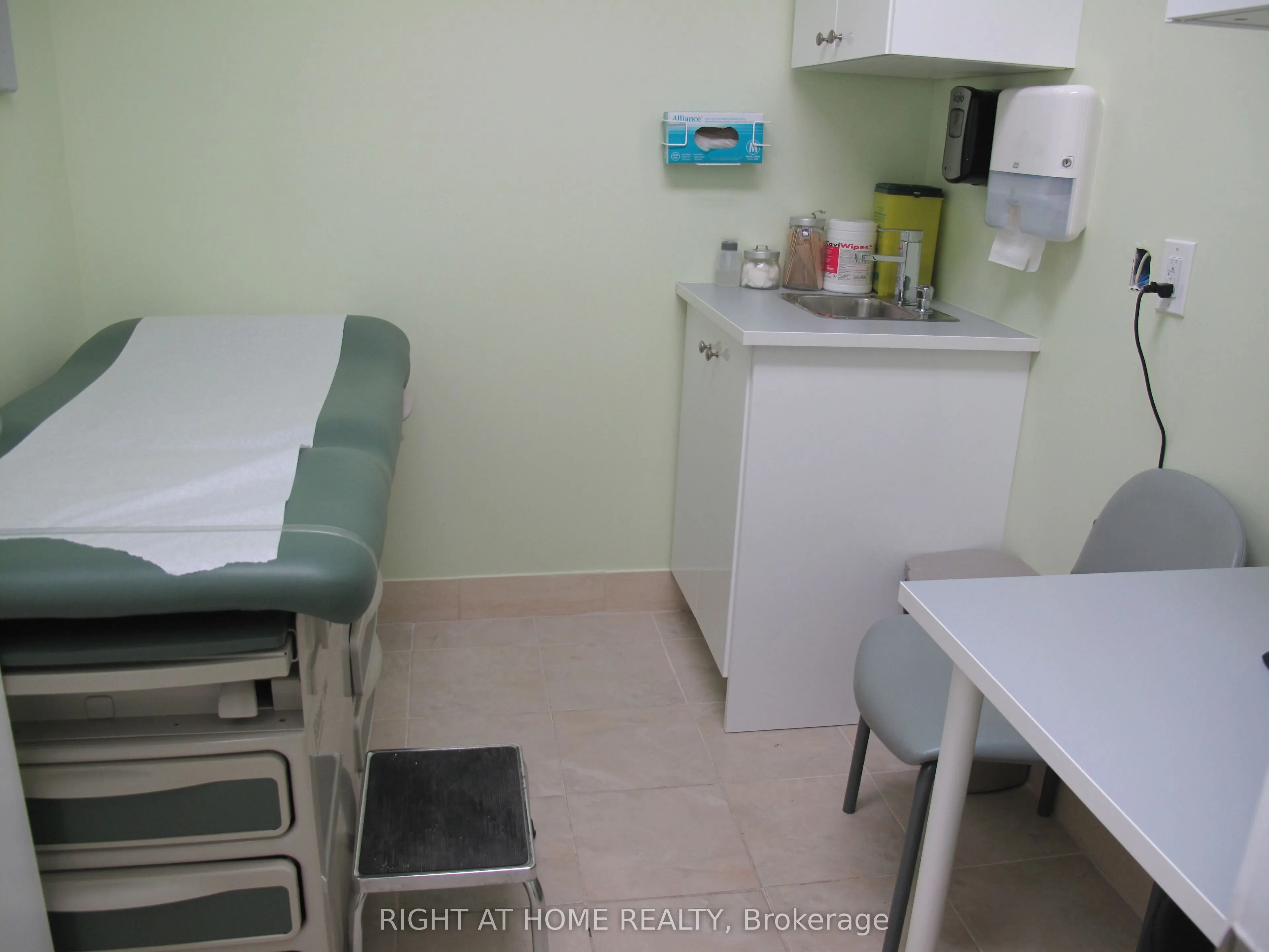 403 Parliament Street, #2