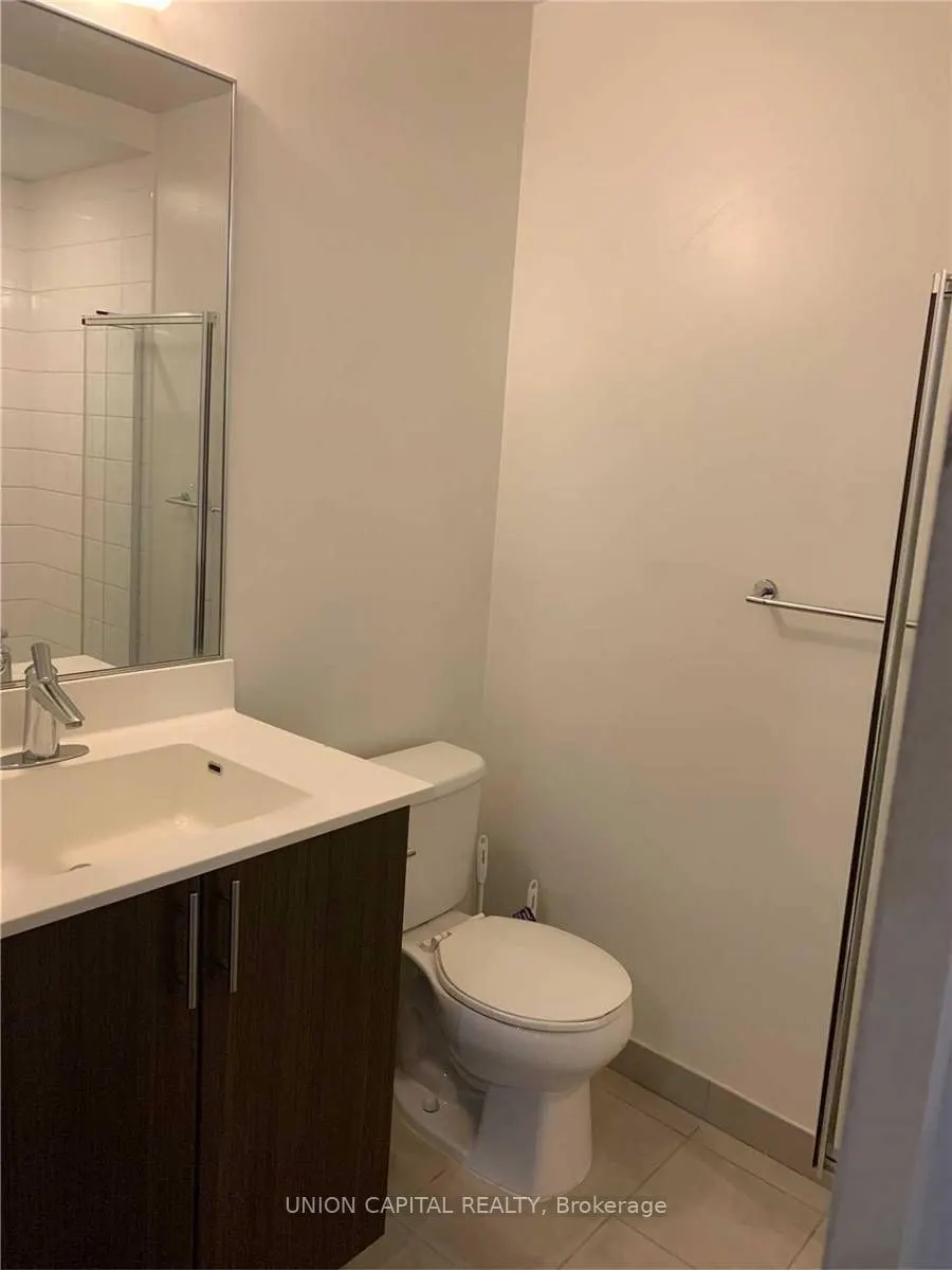 17 kenaston Gardens, #405