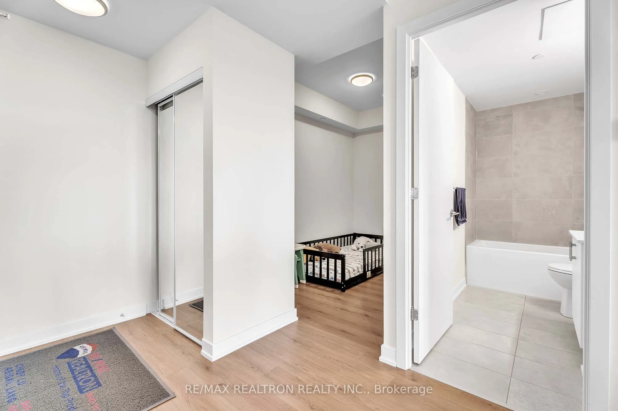 15 Ellerslie Avenue, #507