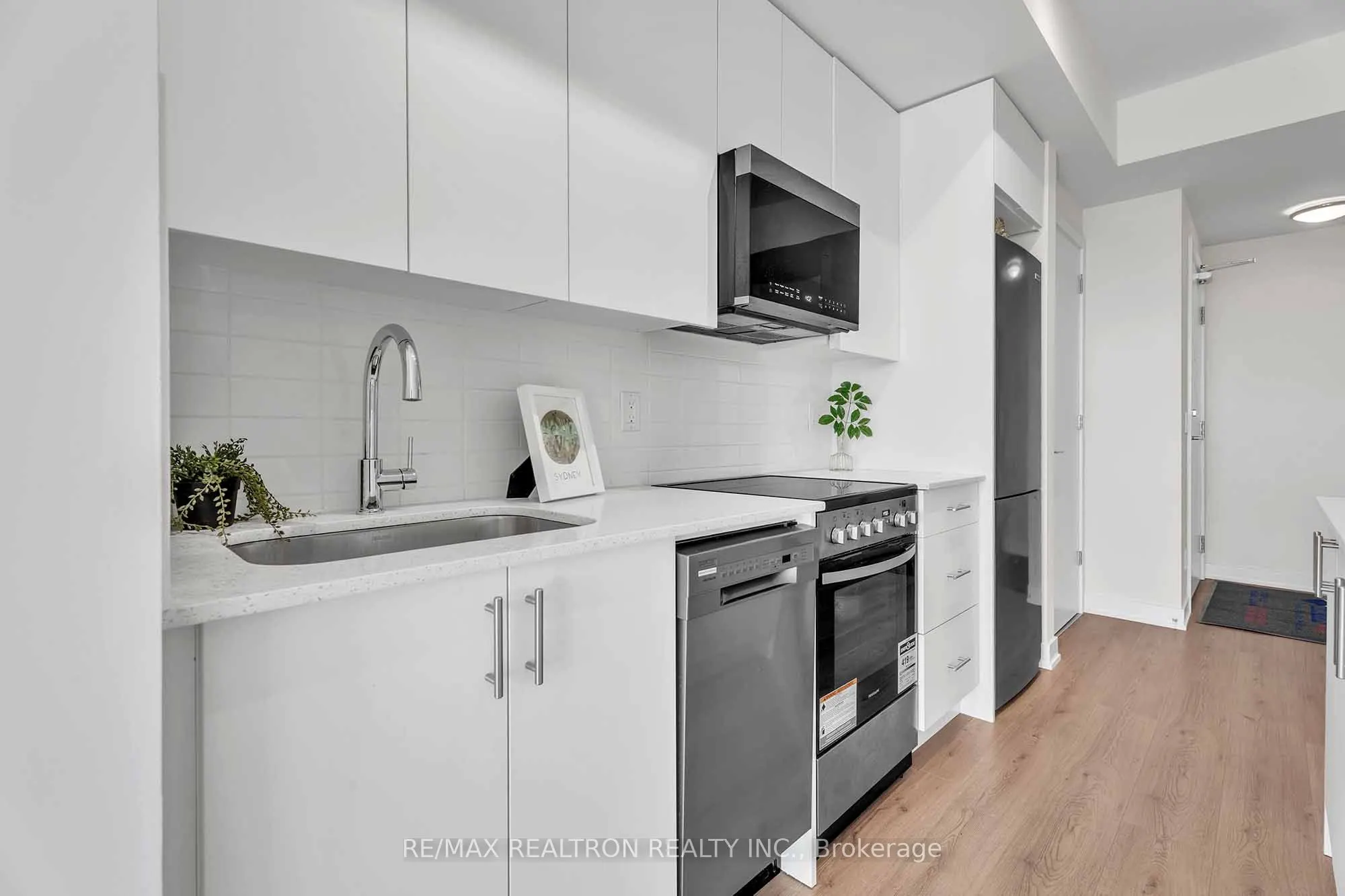 15 Ellerslie Avenue, #507