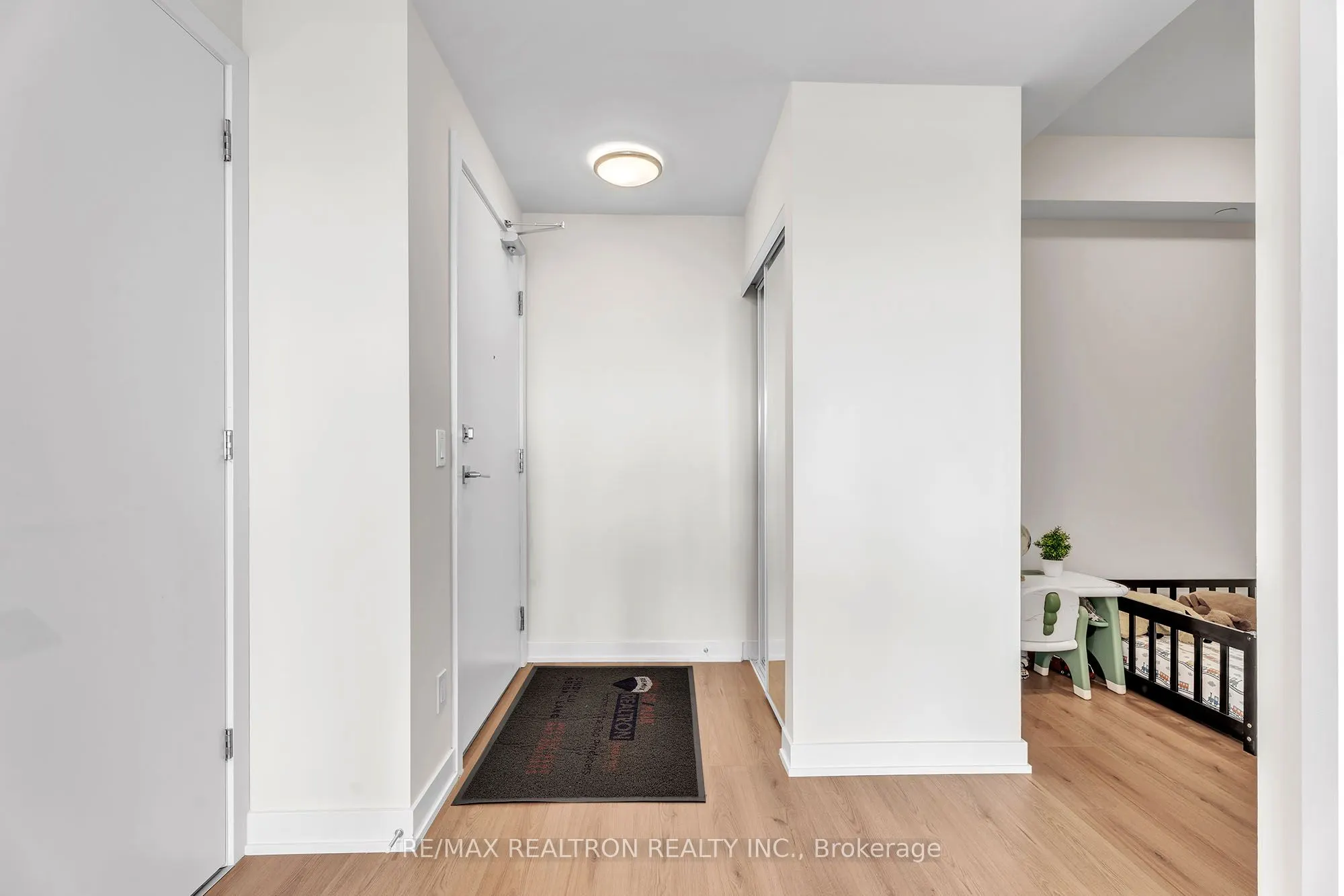 15 Ellerslie Avenue, #507