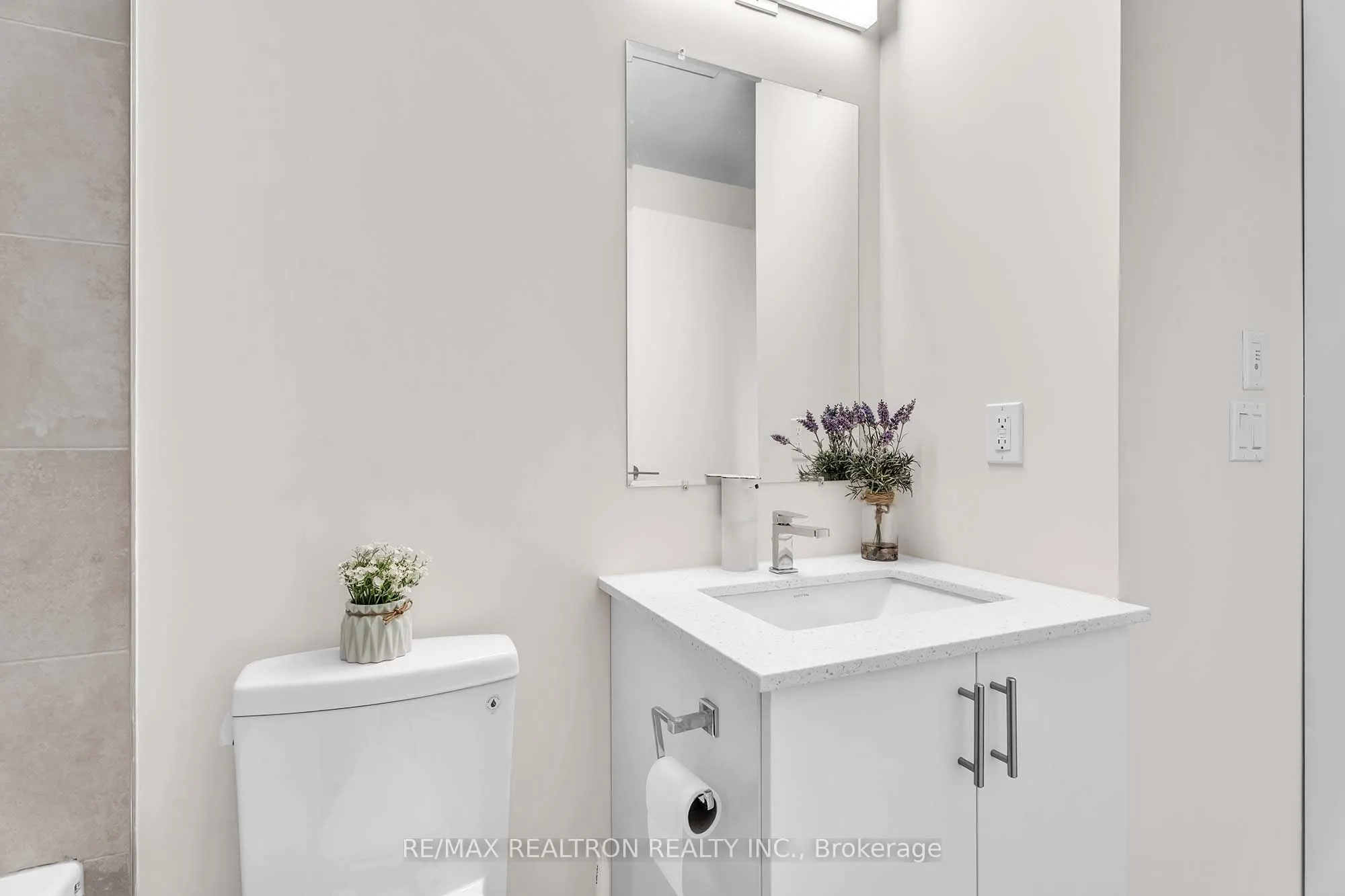15 Ellerslie Avenue, #507