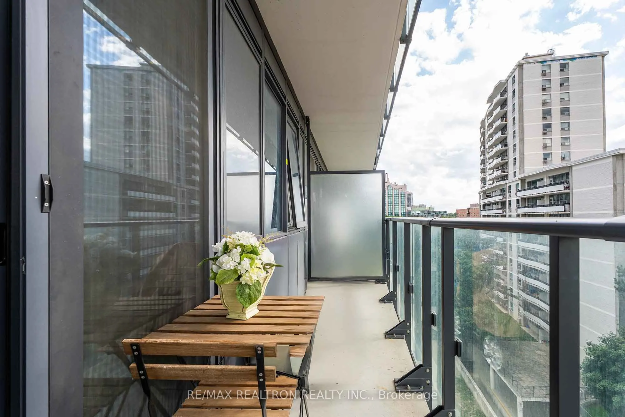 15 Ellerslie Avenue, #507
