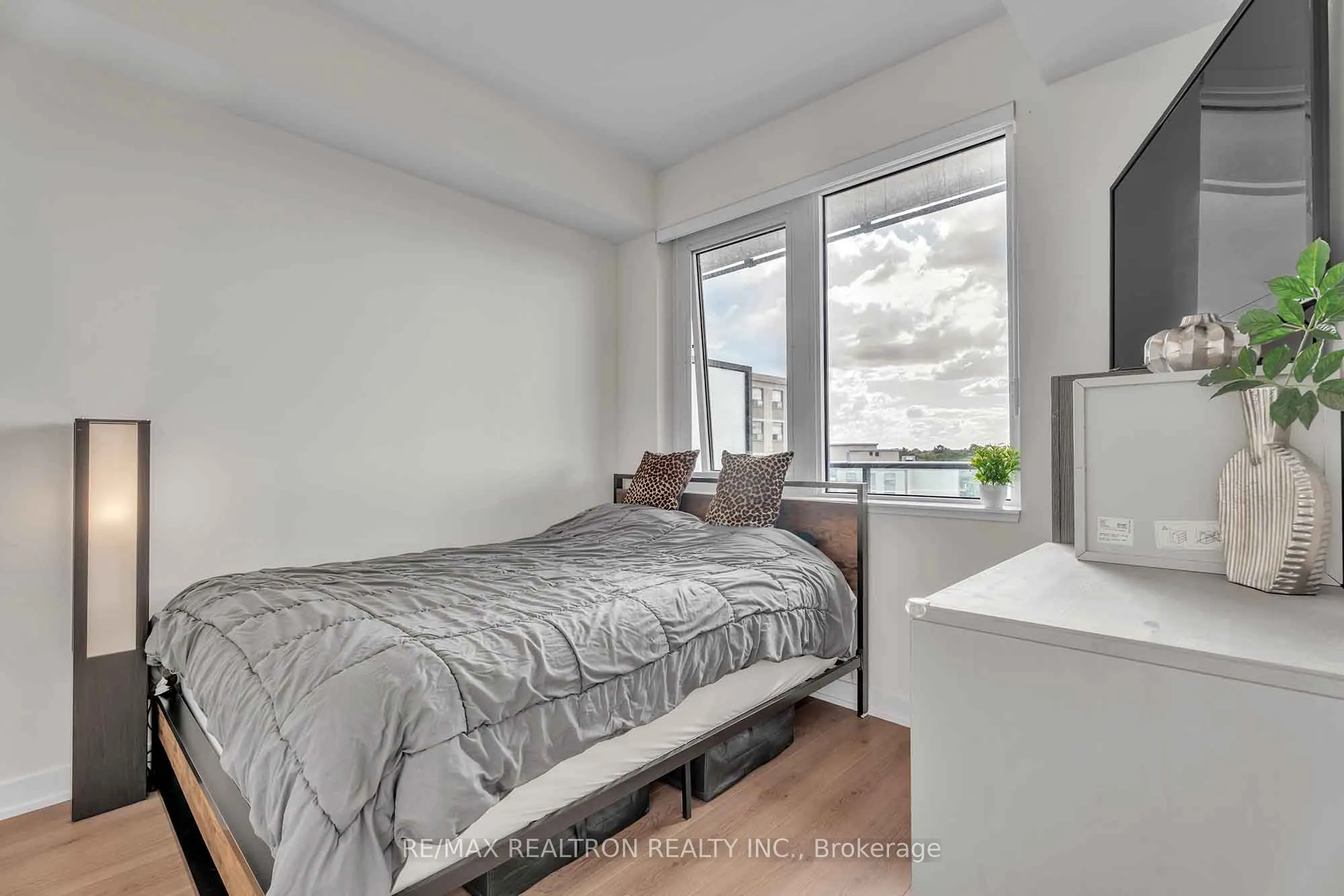 15 Ellerslie Avenue, #507