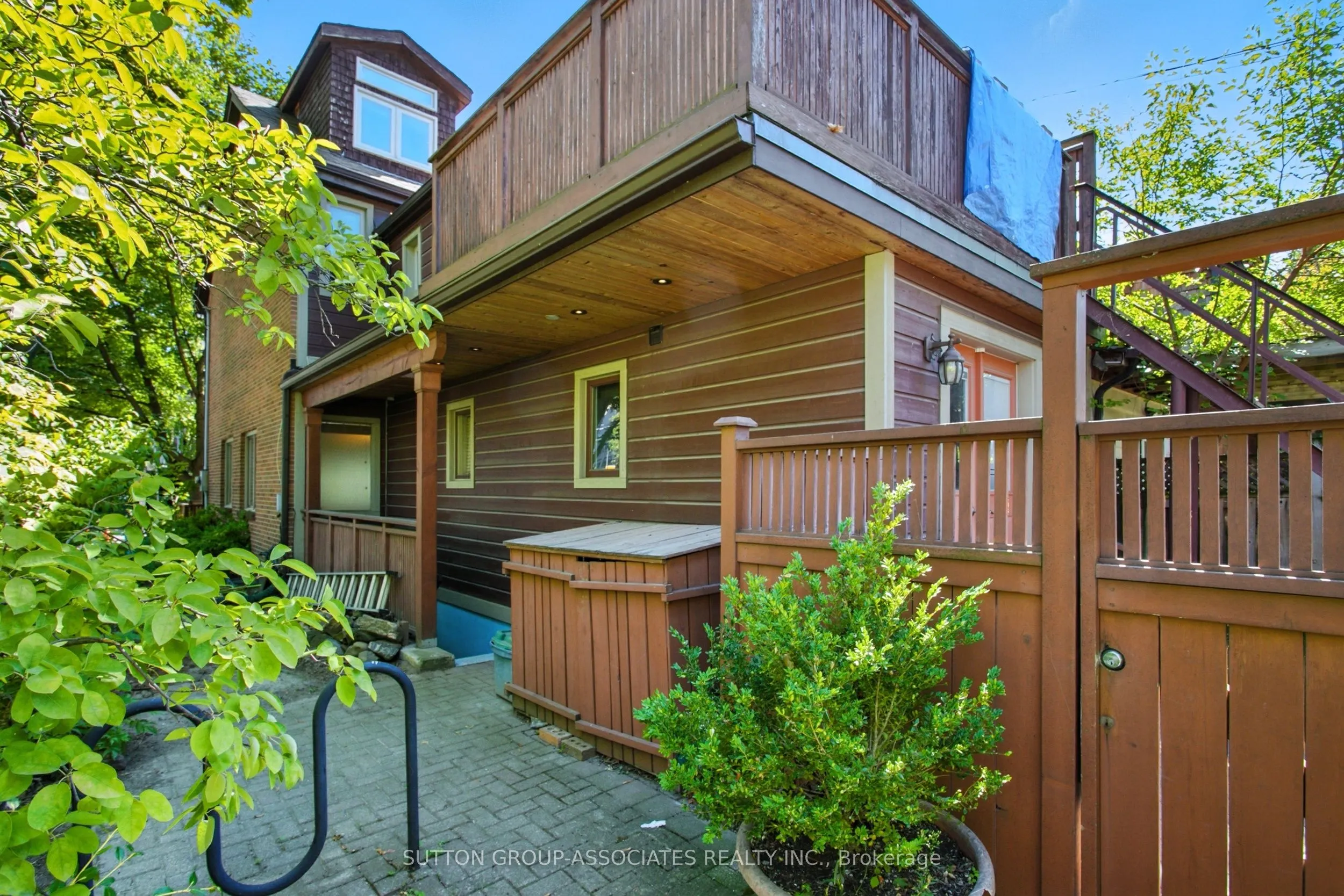250 Robert Street