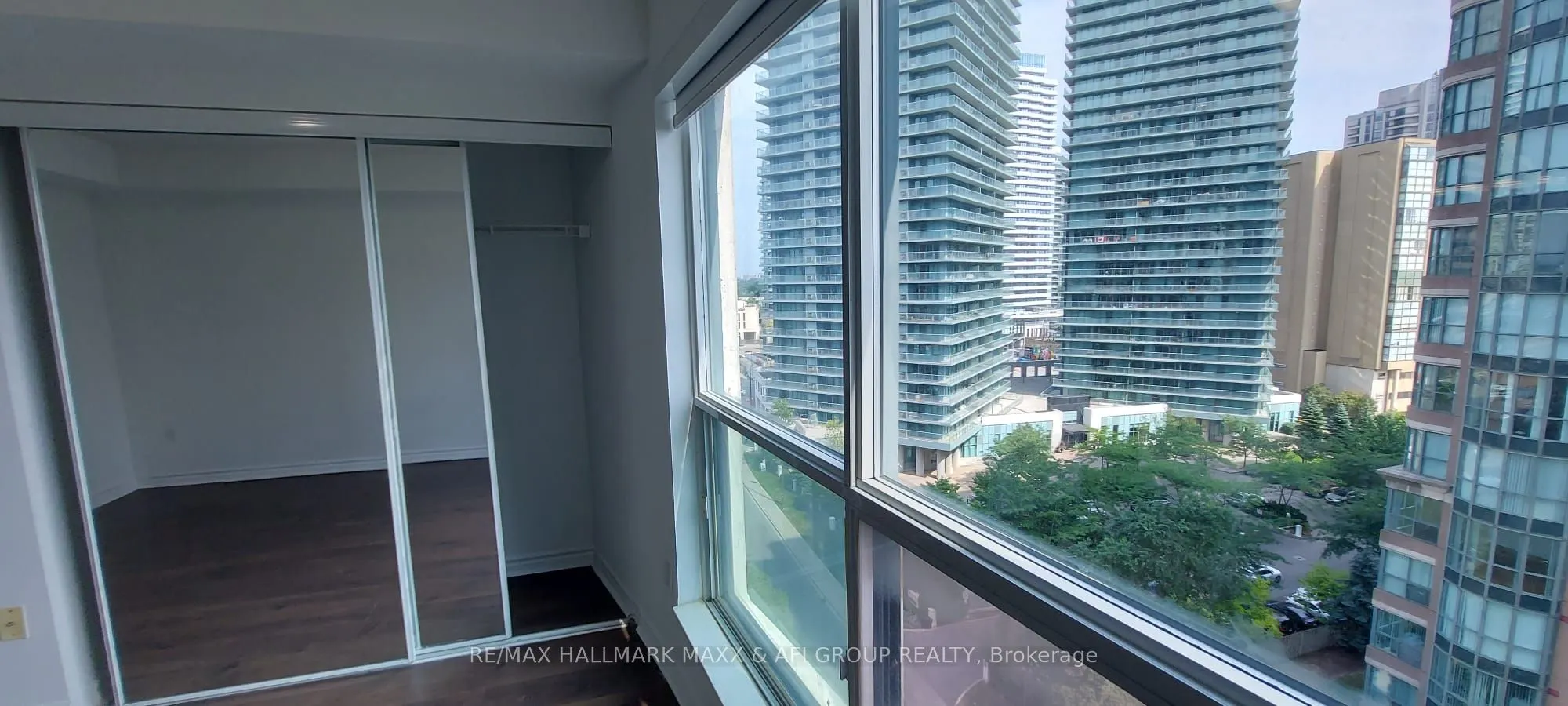 7 Lorraine Drive, #1103