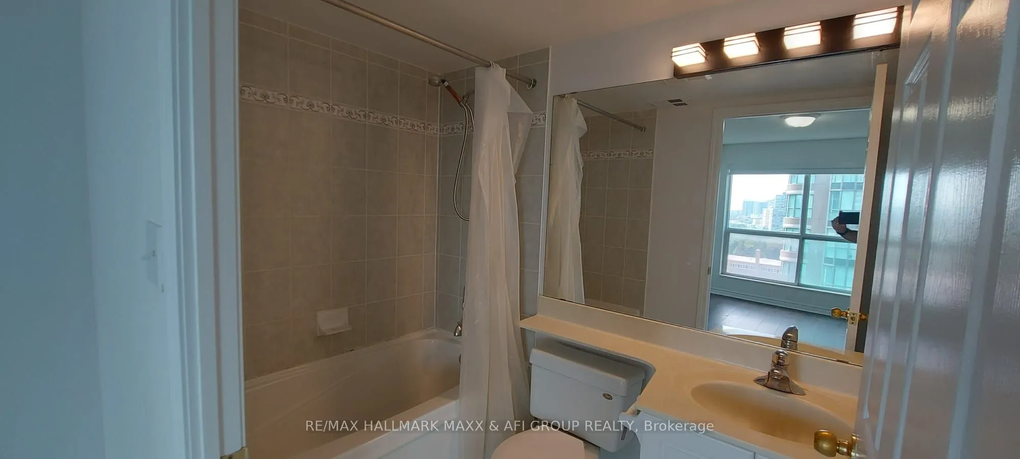 7 Lorraine Drive, #1103