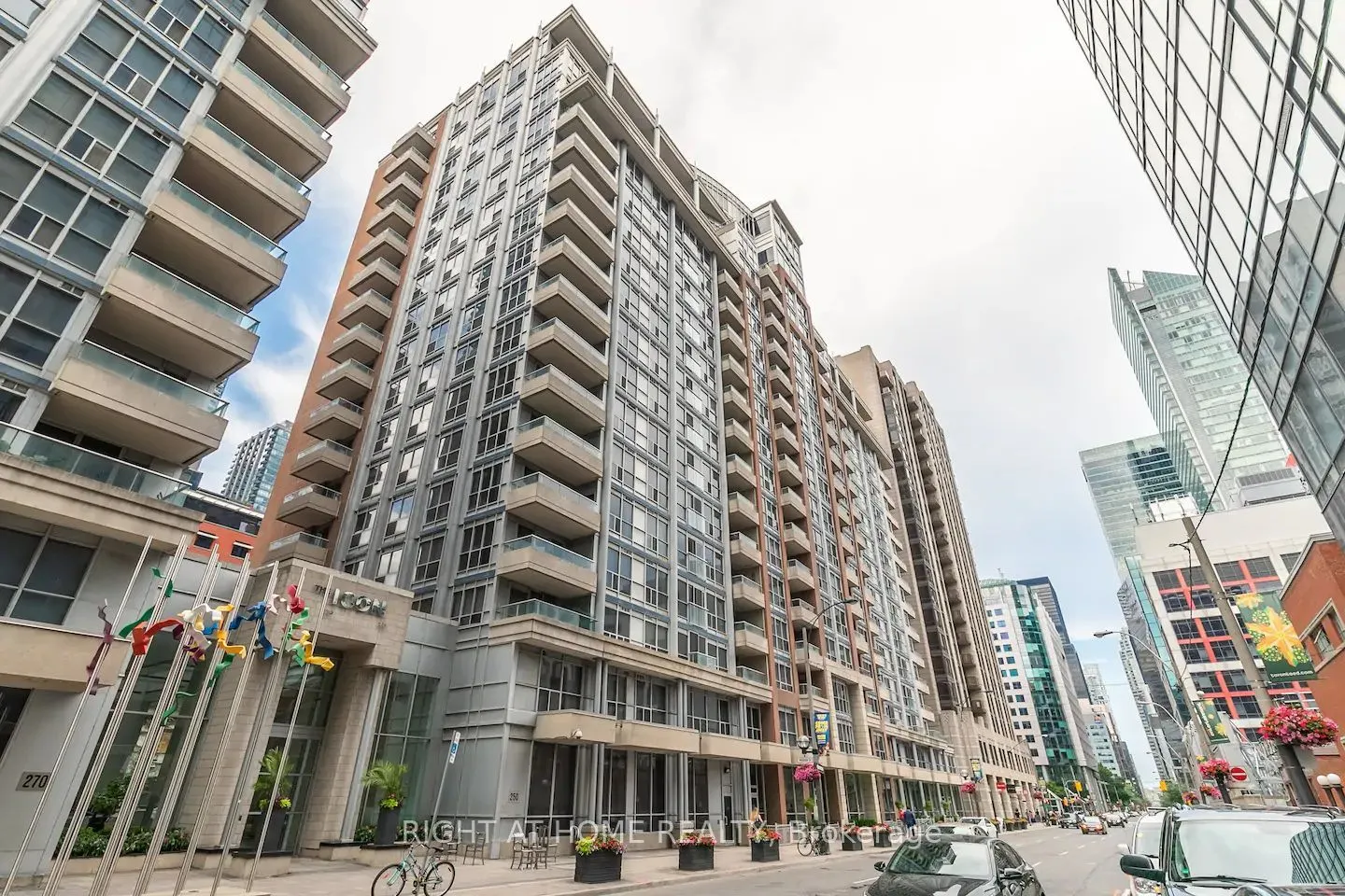 250 Wellington Street W, #1430