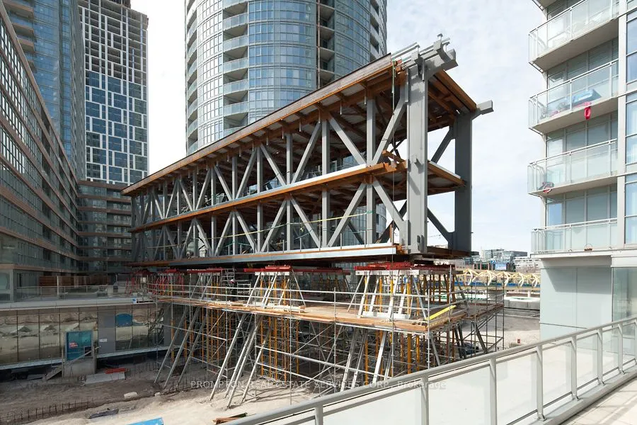 15 Iceboat Terrace, #3201