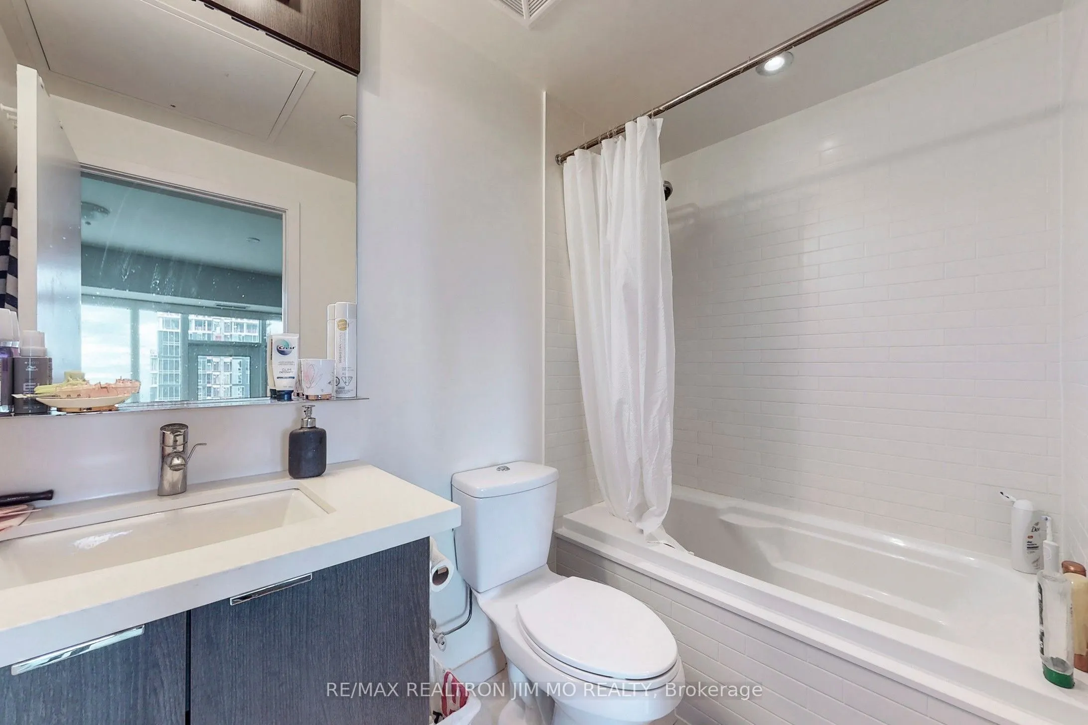 21 Widmer Street, #2411