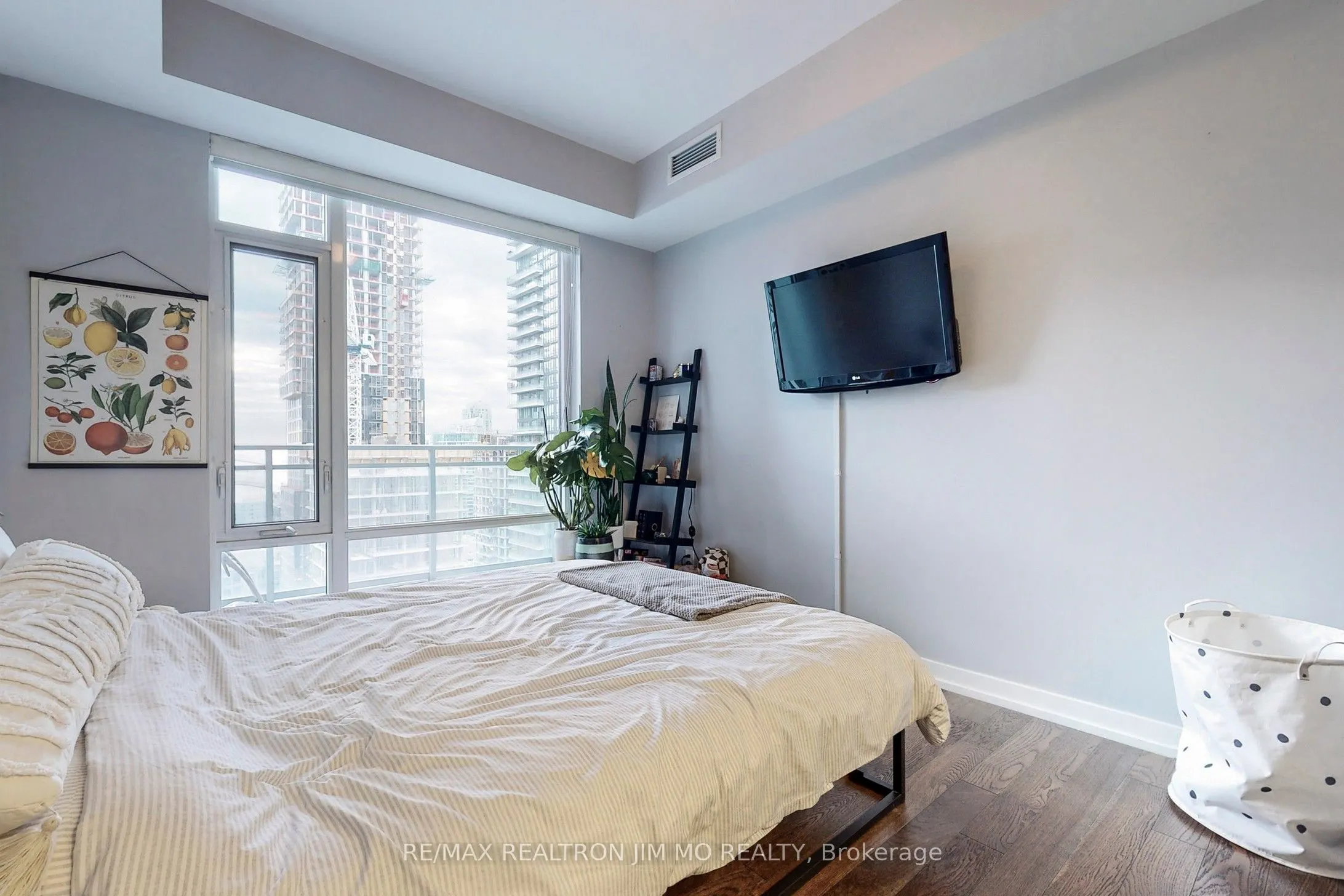 21 Widmer Street, #2411