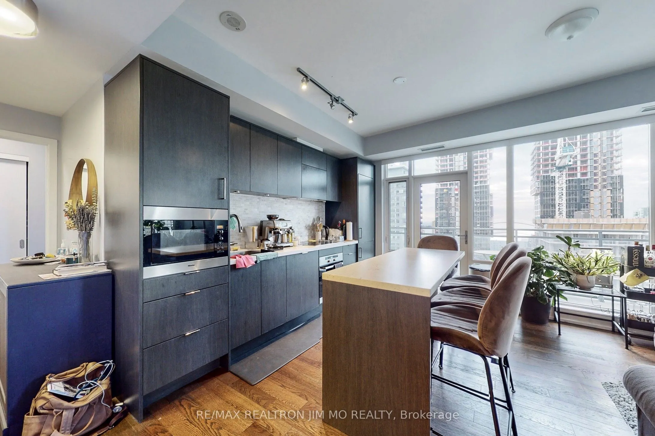 21 Widmer Street, #2411