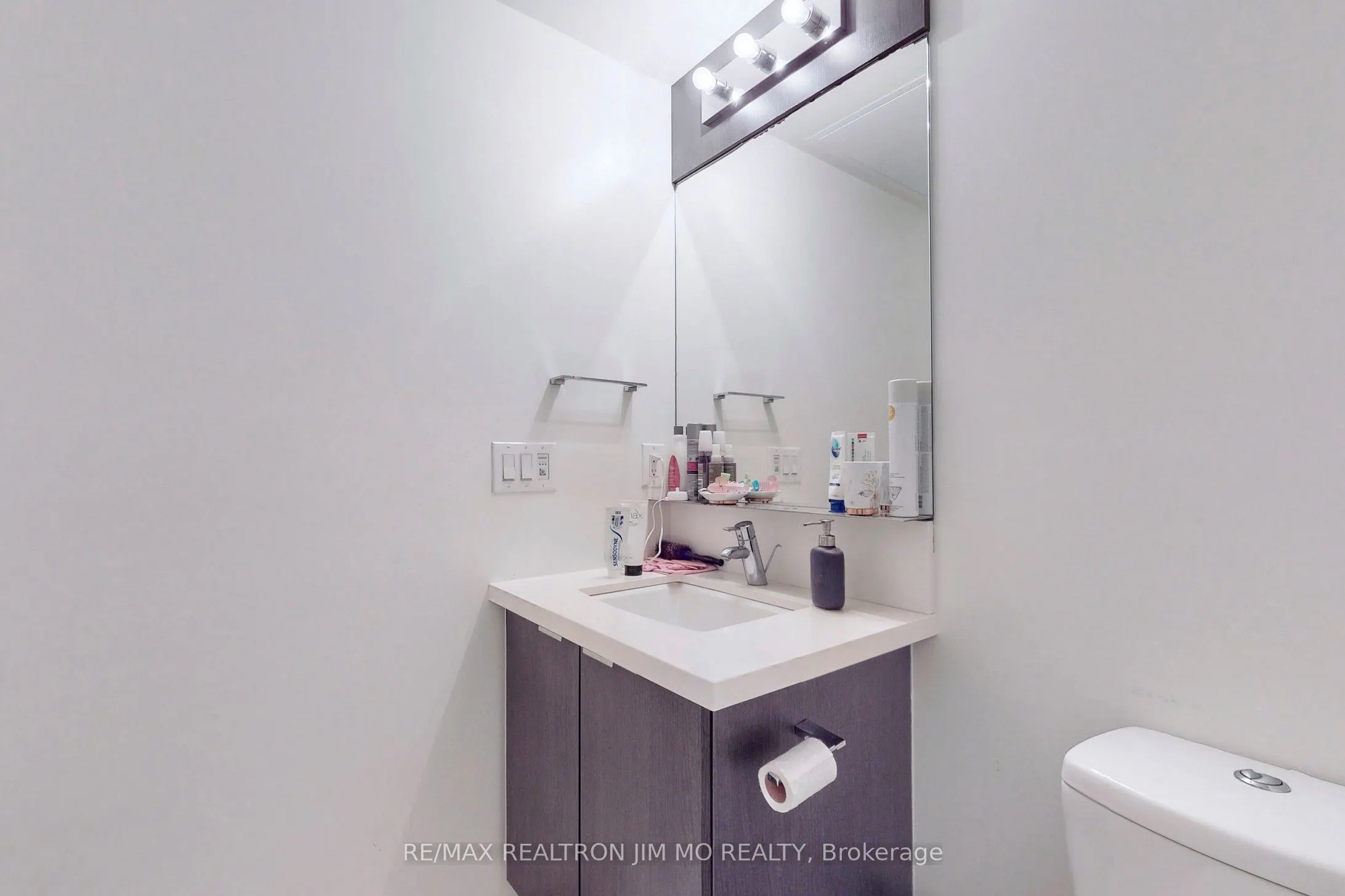 21 Widmer Street, #2411