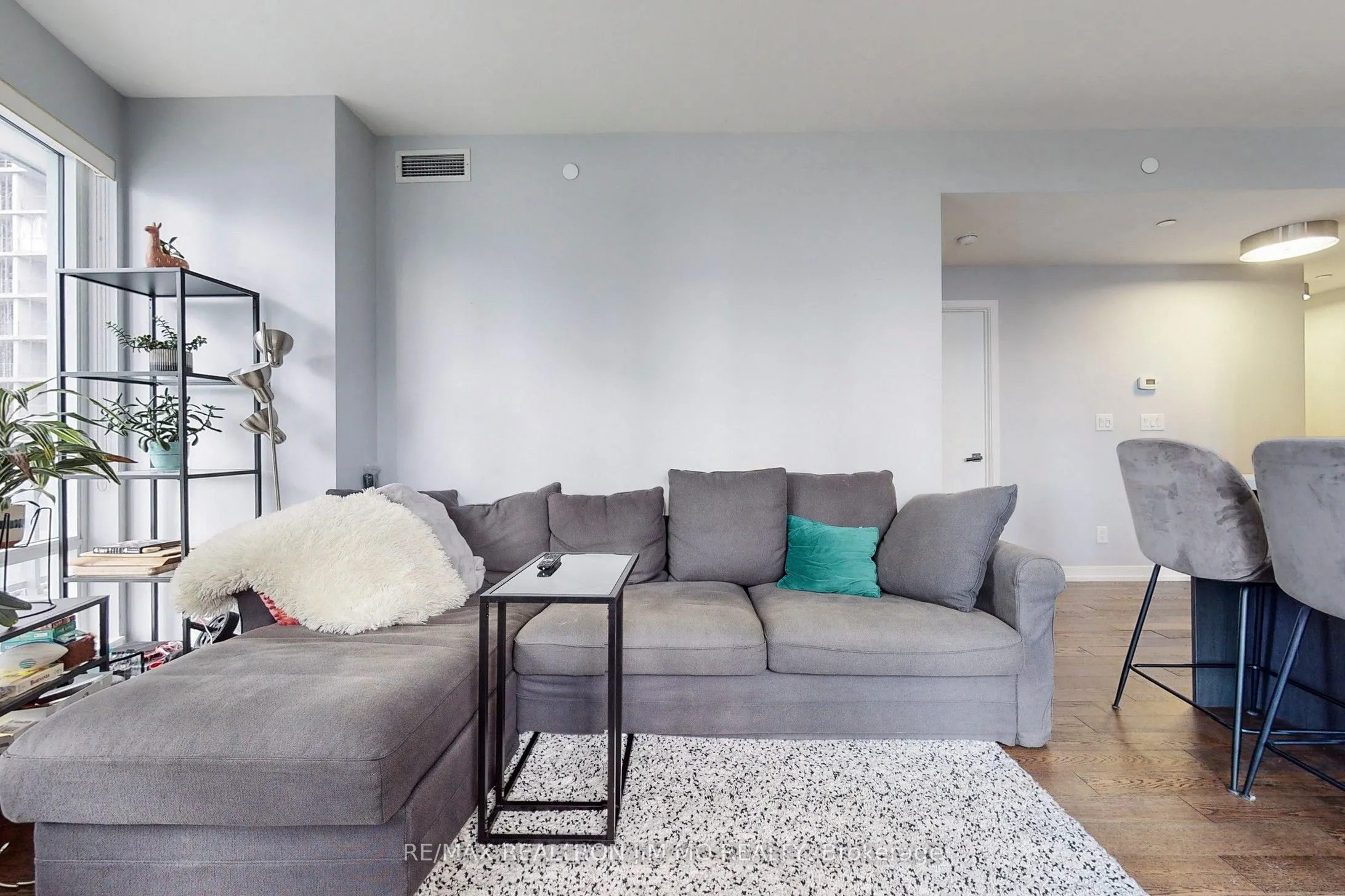 21 Widmer Street, #2411