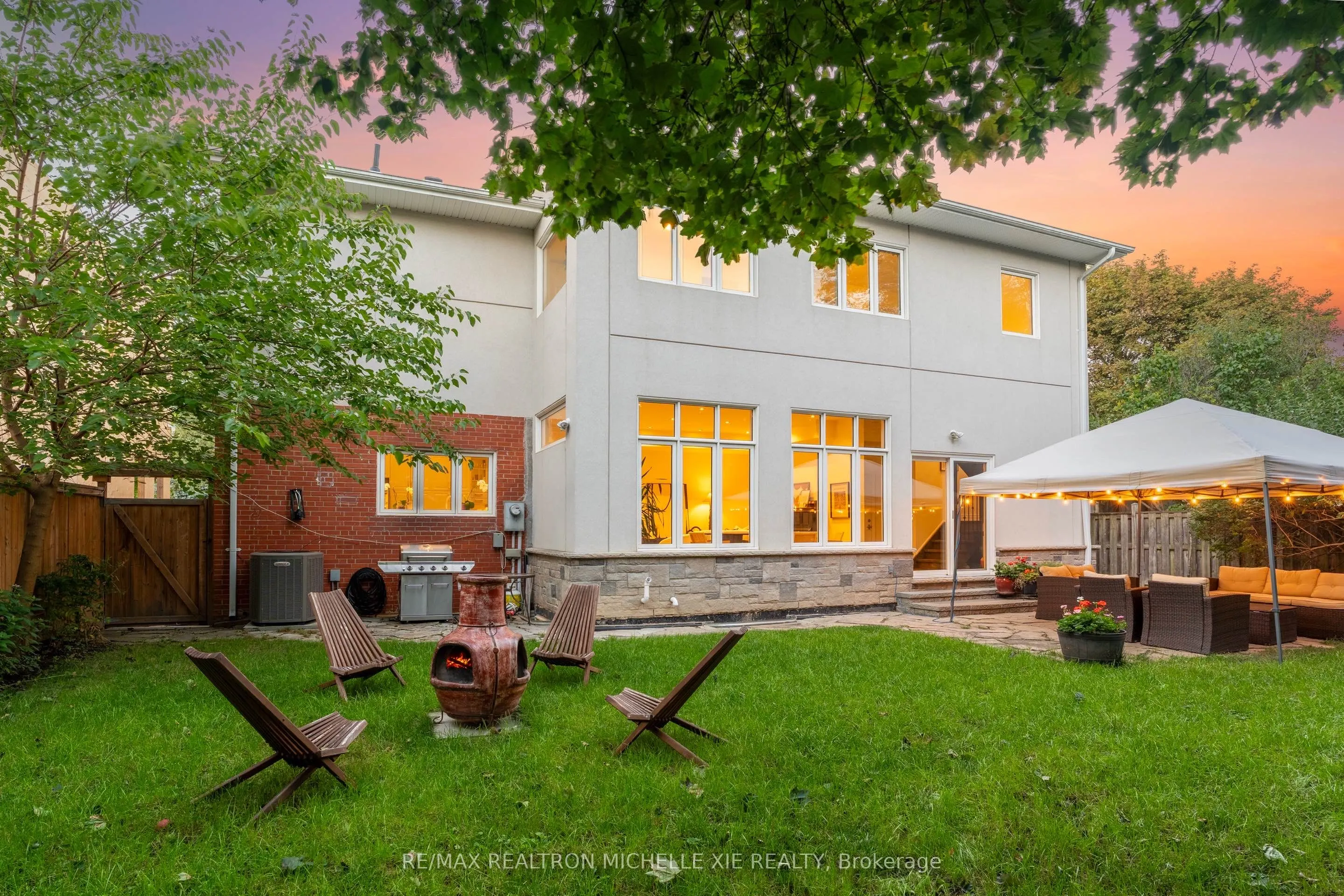 12 Addison Crescent