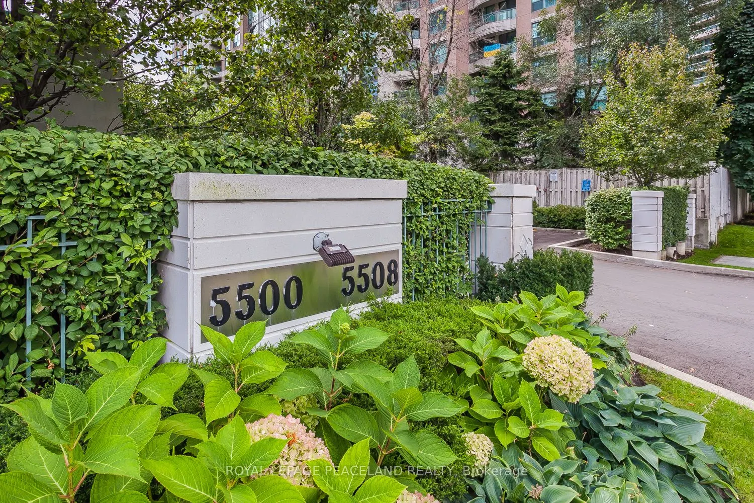 5500 Yonge Street, #1608