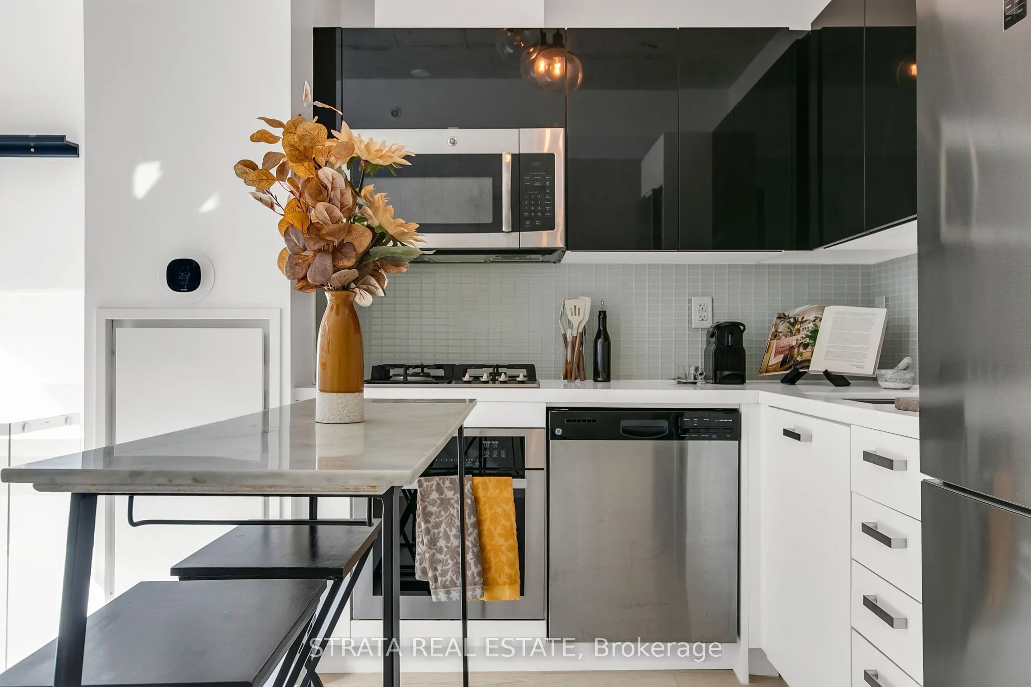 39 Brant Street, #512