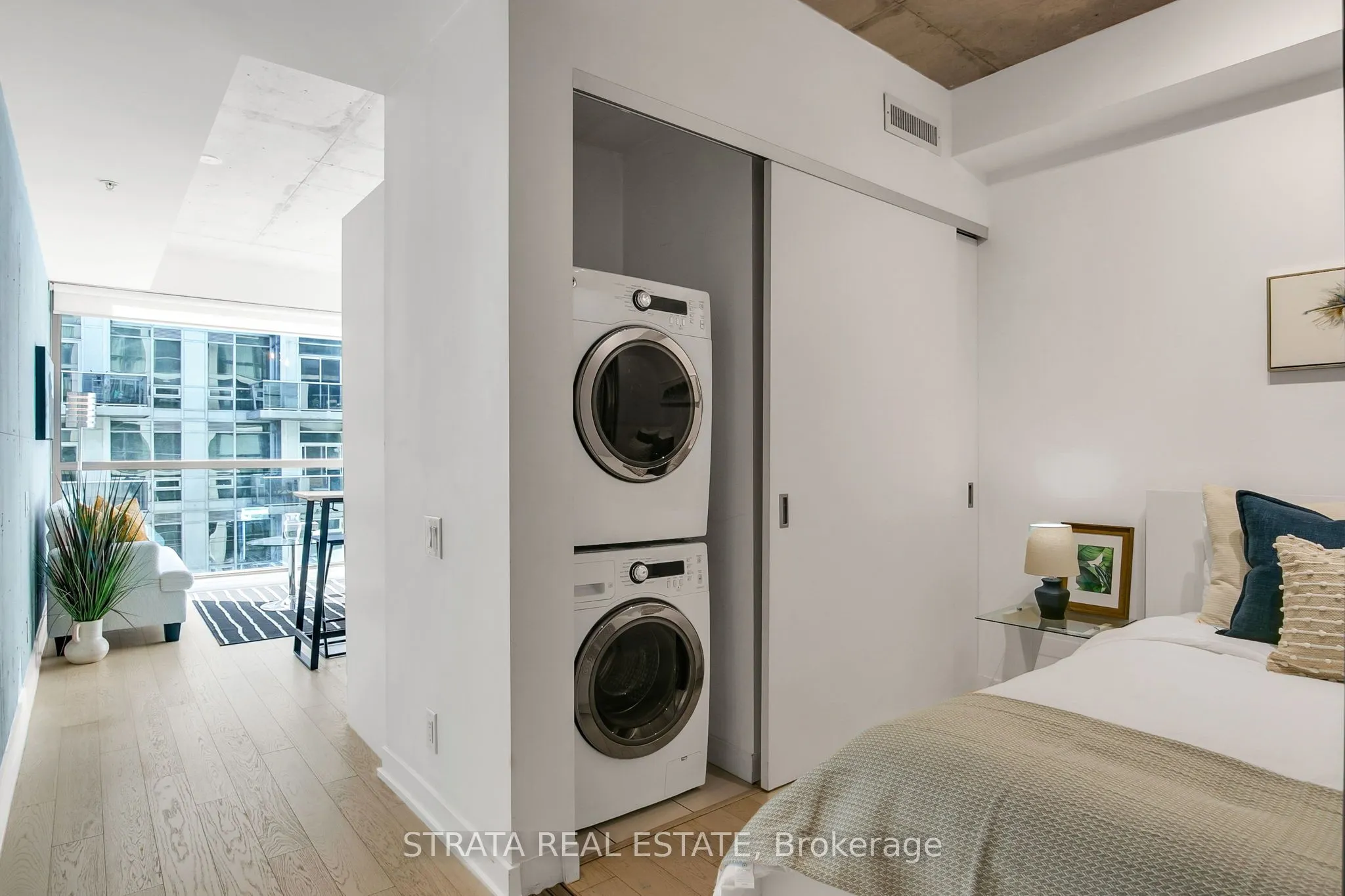39 Brant Street, #512