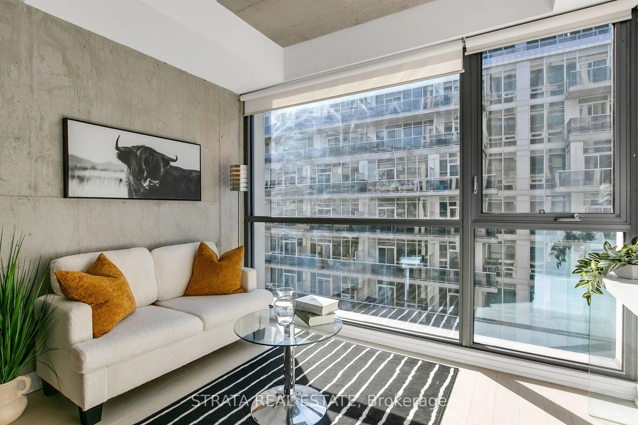 39 Brant Street, #512