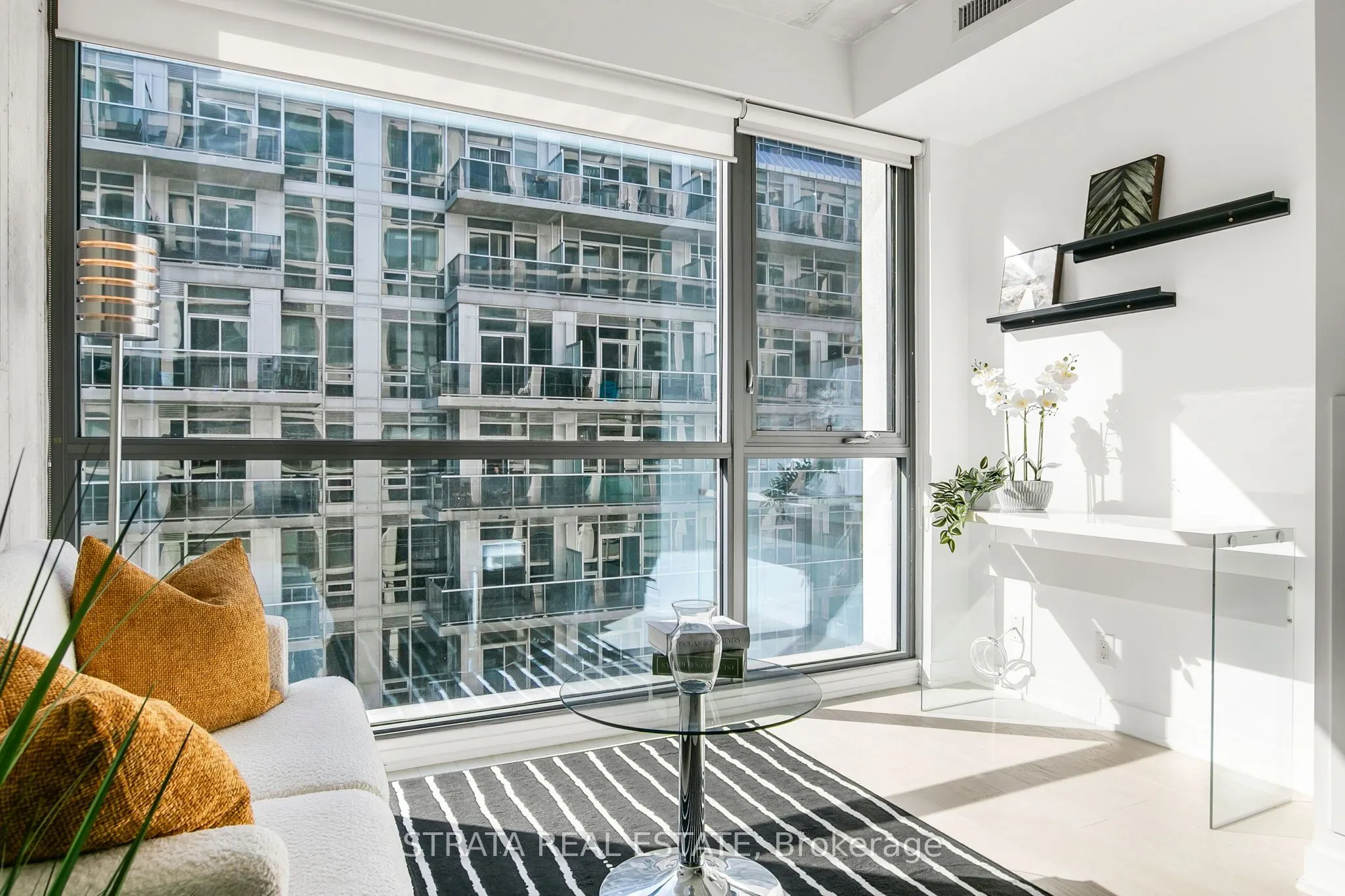 39 Brant Street, #512