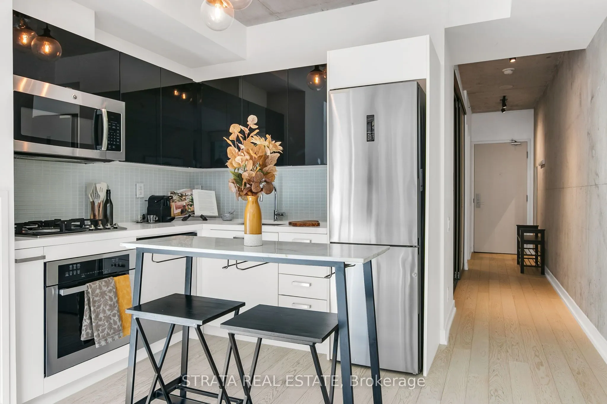 39 Brant Street, #512