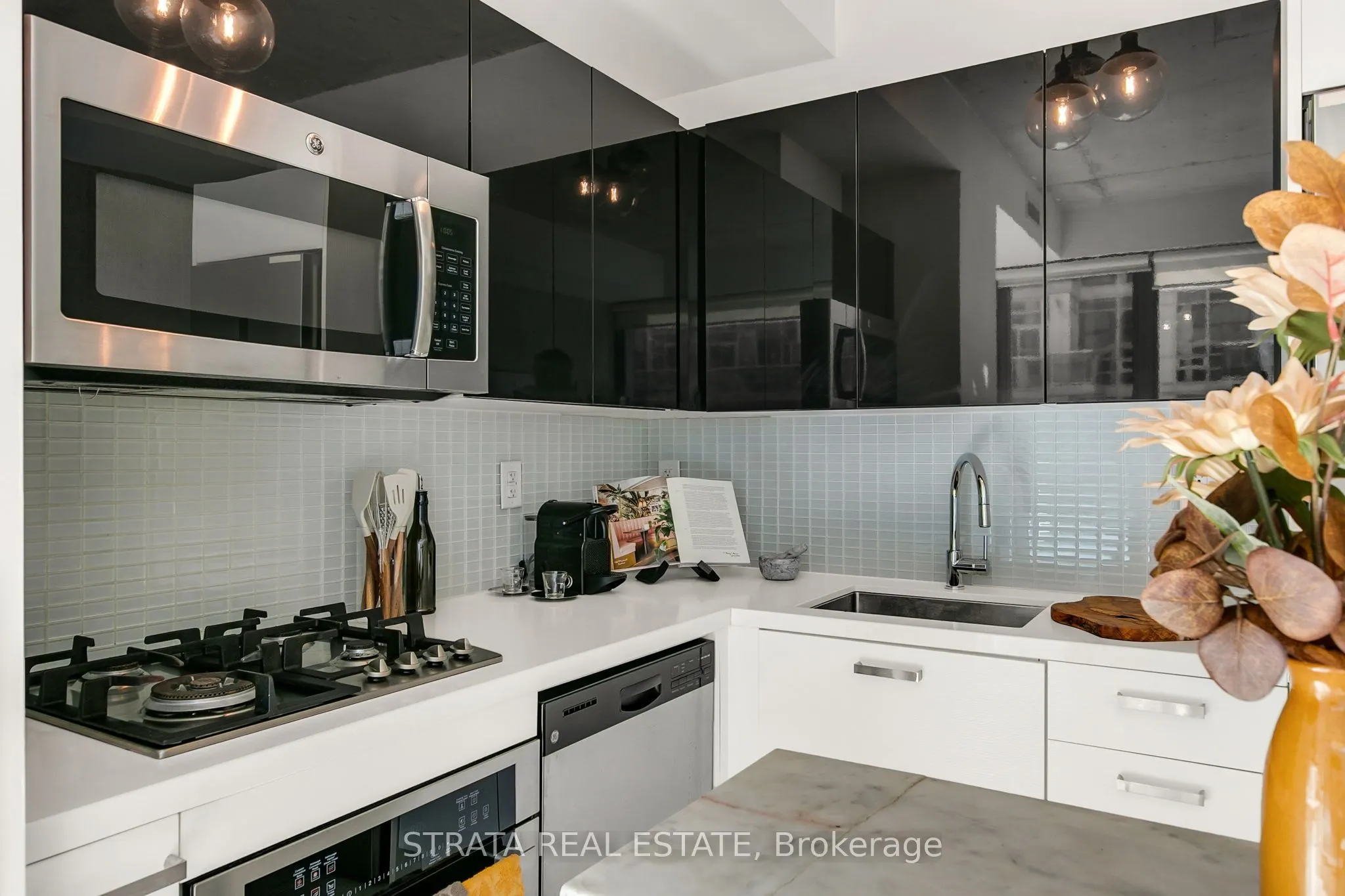 39 Brant Street, #512
