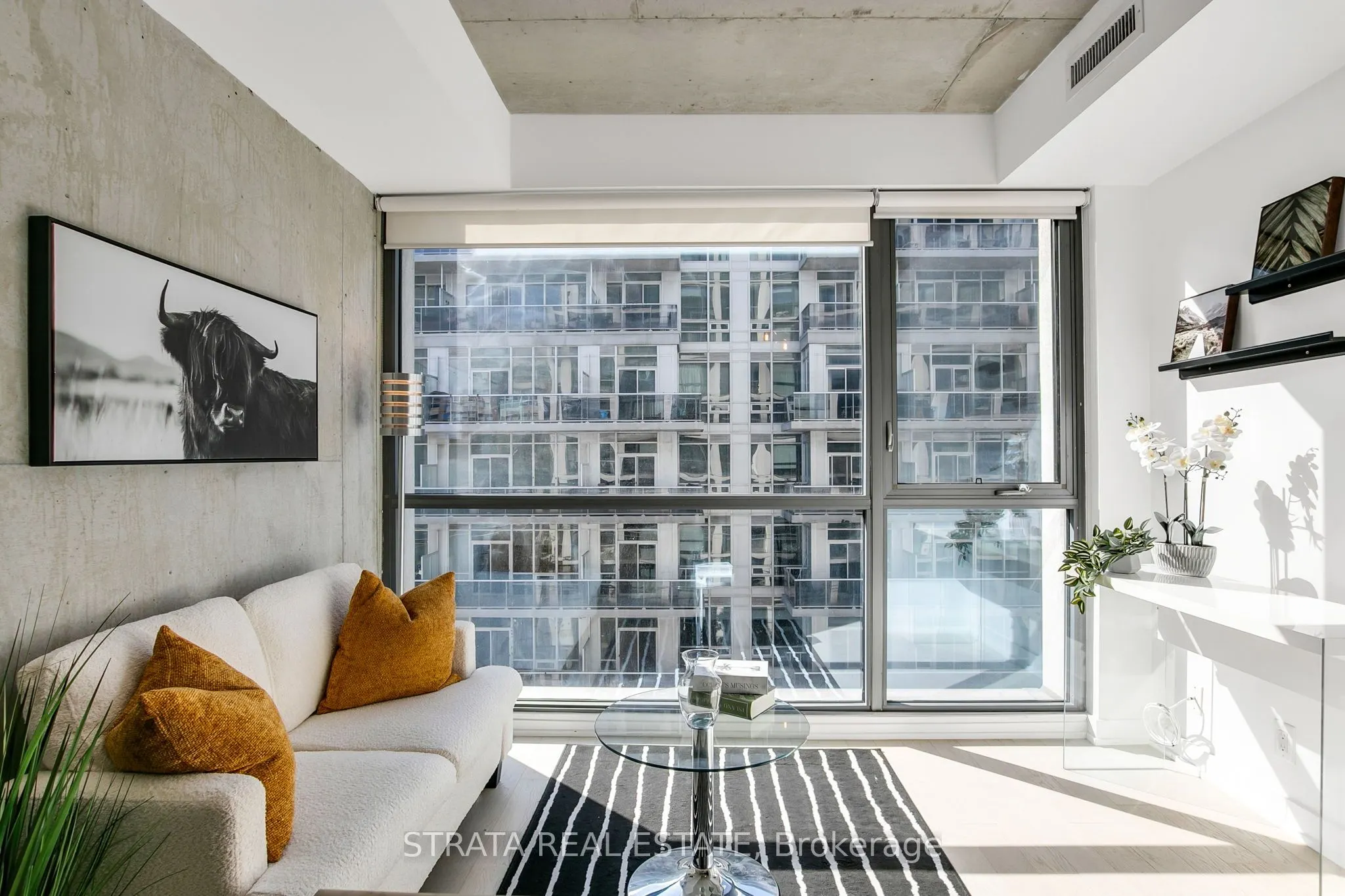 39 Brant Street, #512