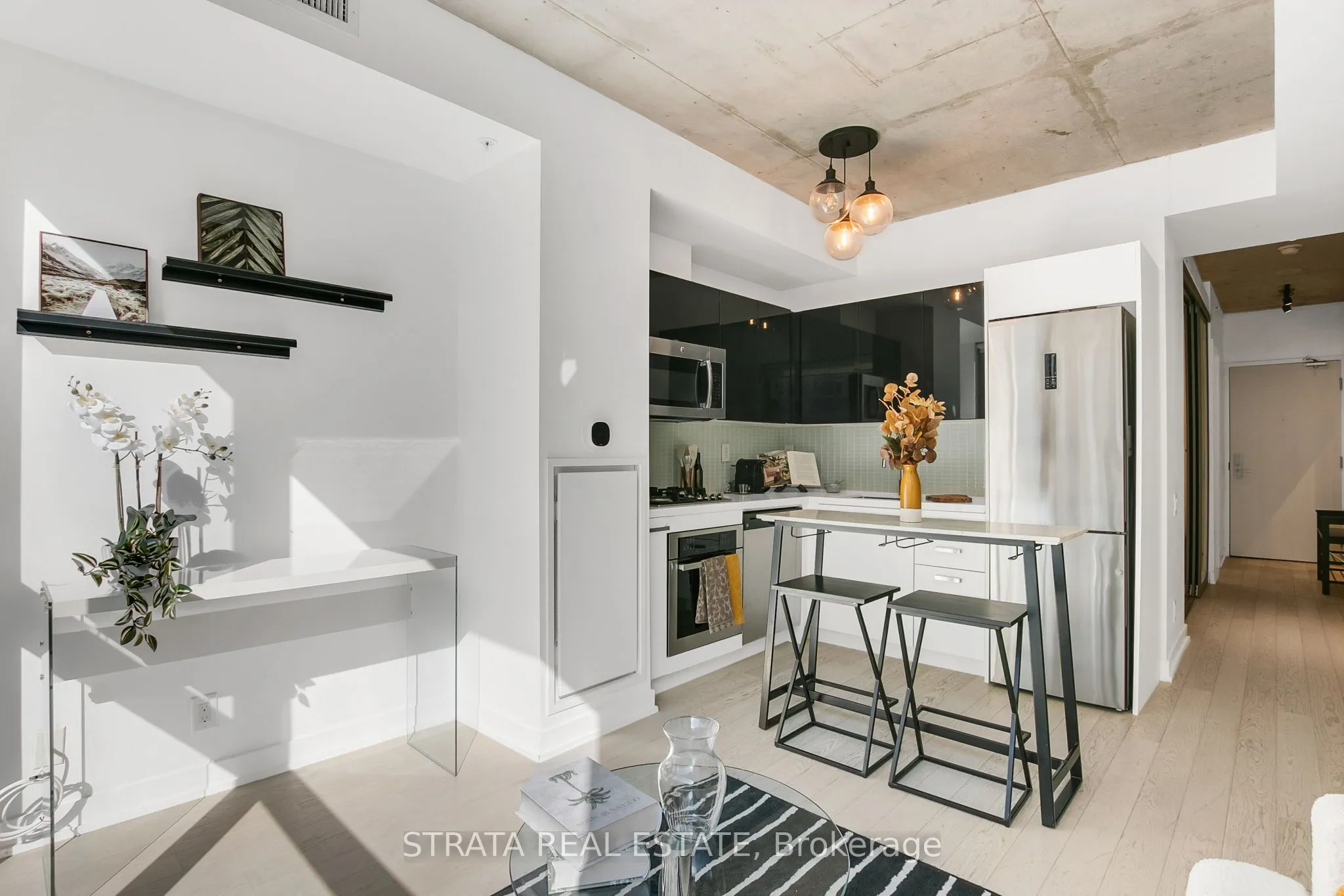 39 Brant Street, #512