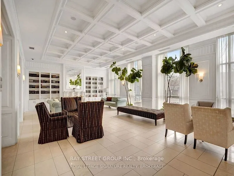 25 Greenview Avenue, #1719