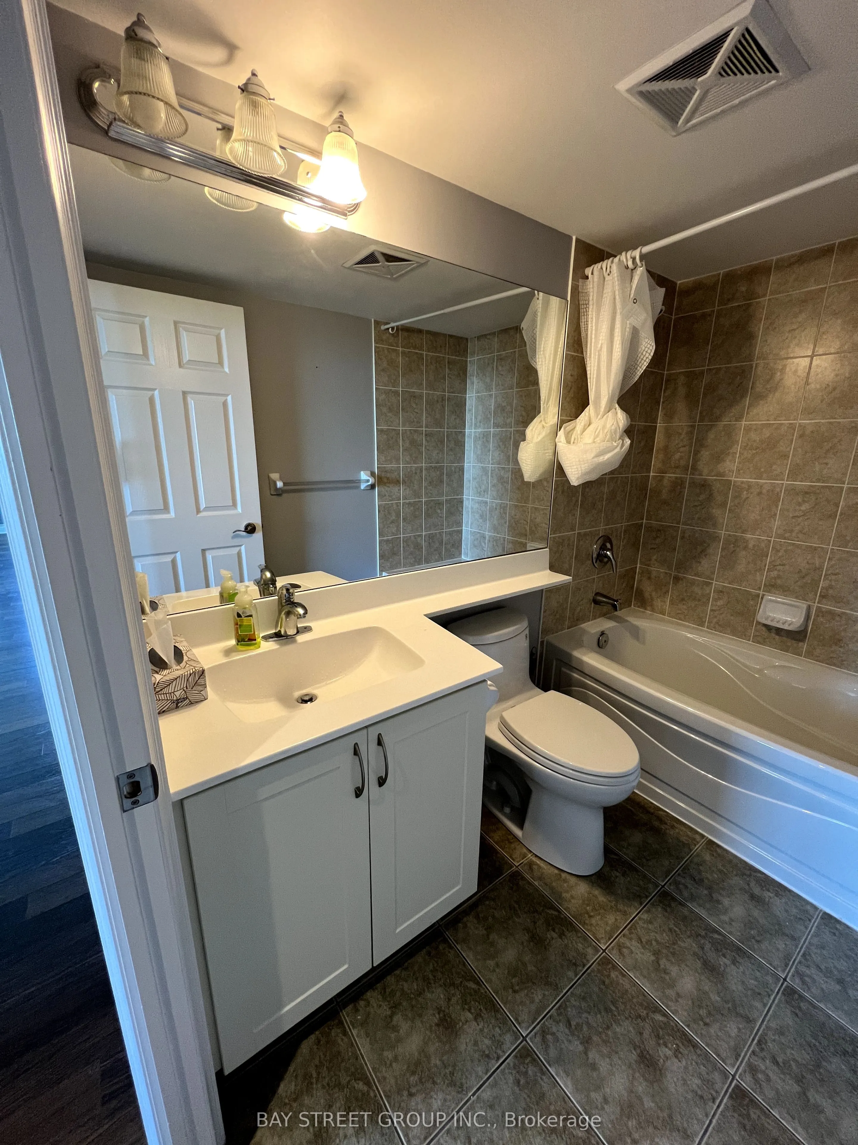 25 Greenview Avenue, #1719