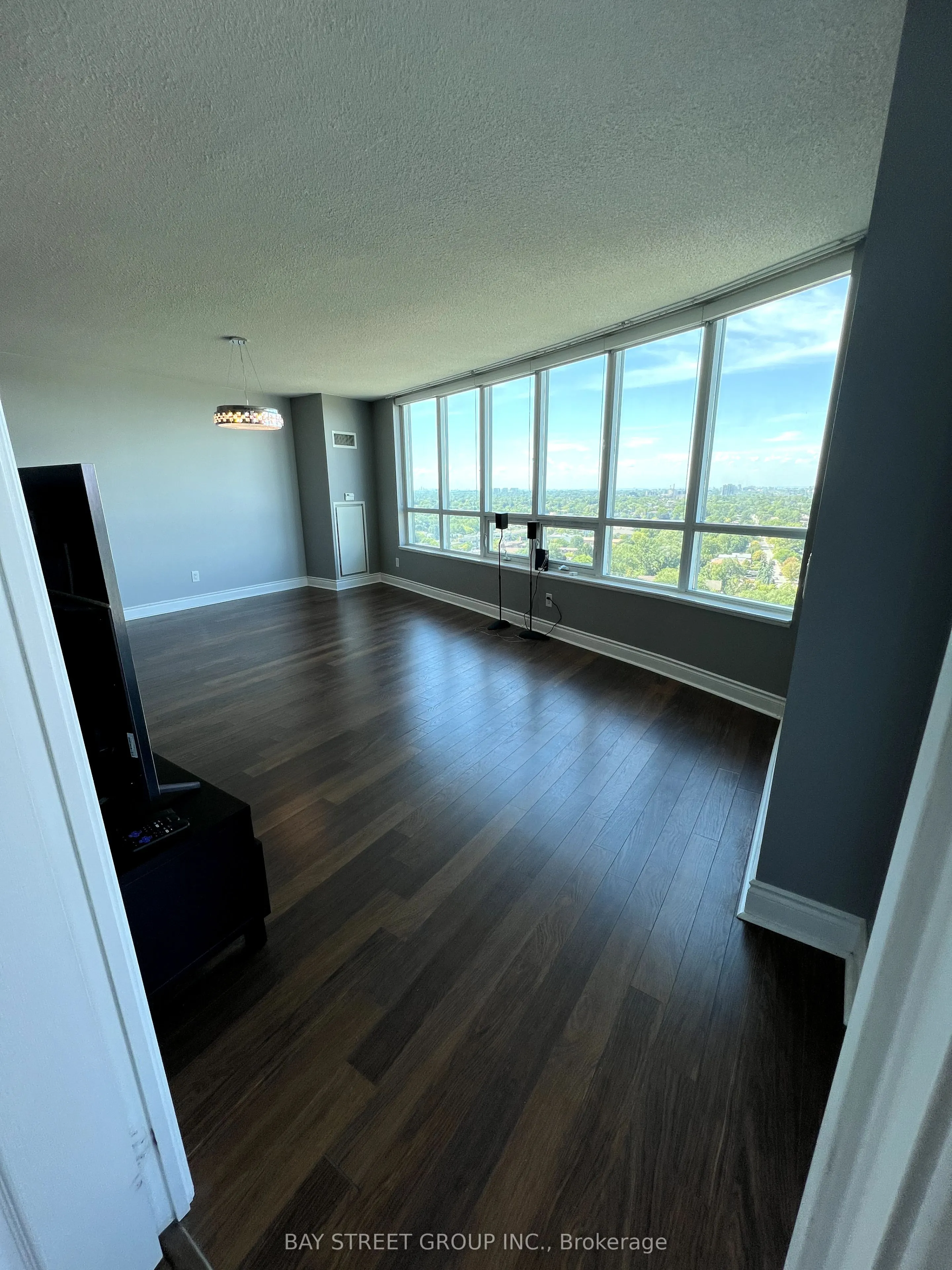25 Greenview Avenue, #1719