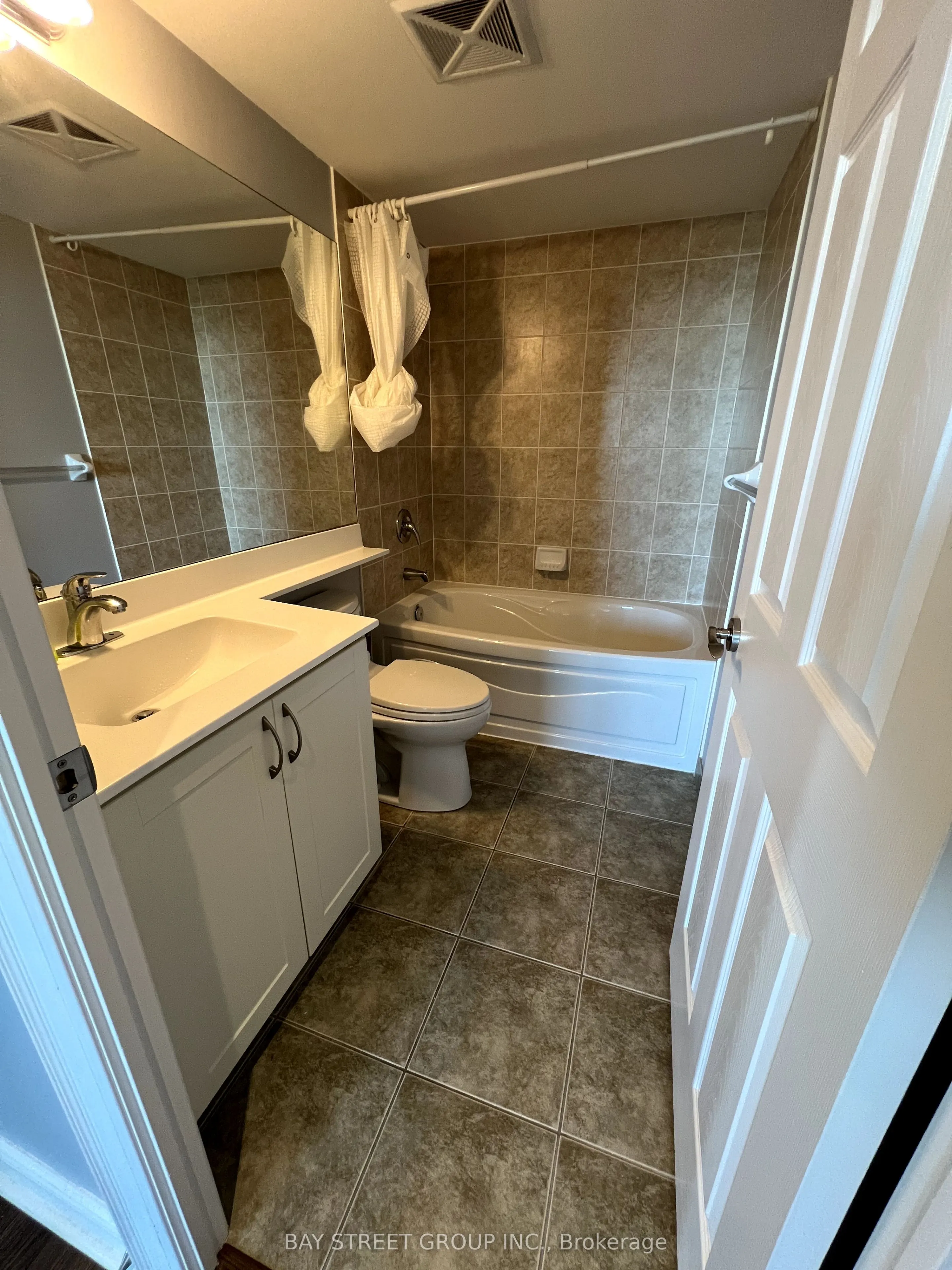 25 Greenview Avenue, #1719