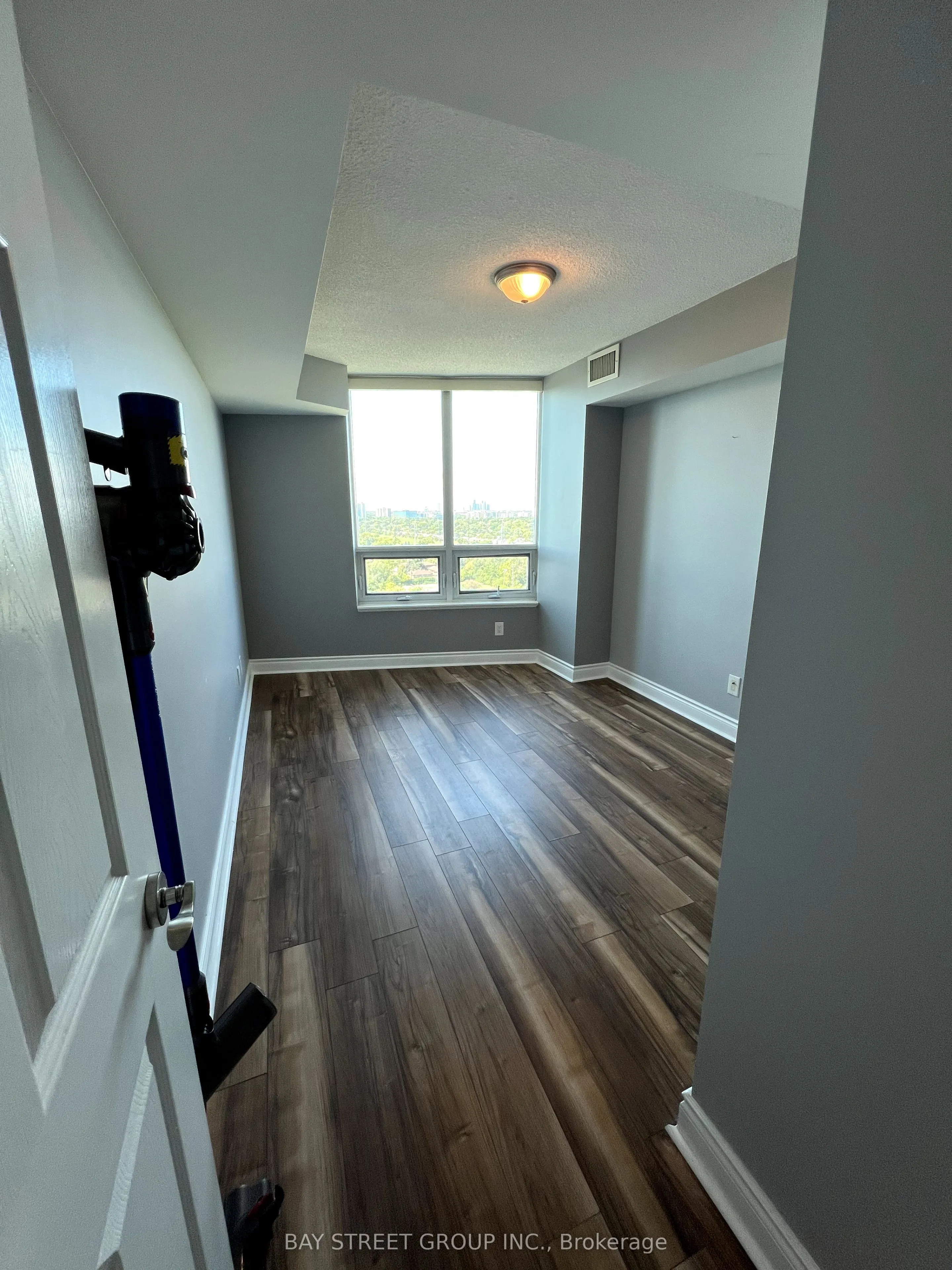 25 Greenview Avenue, #1719