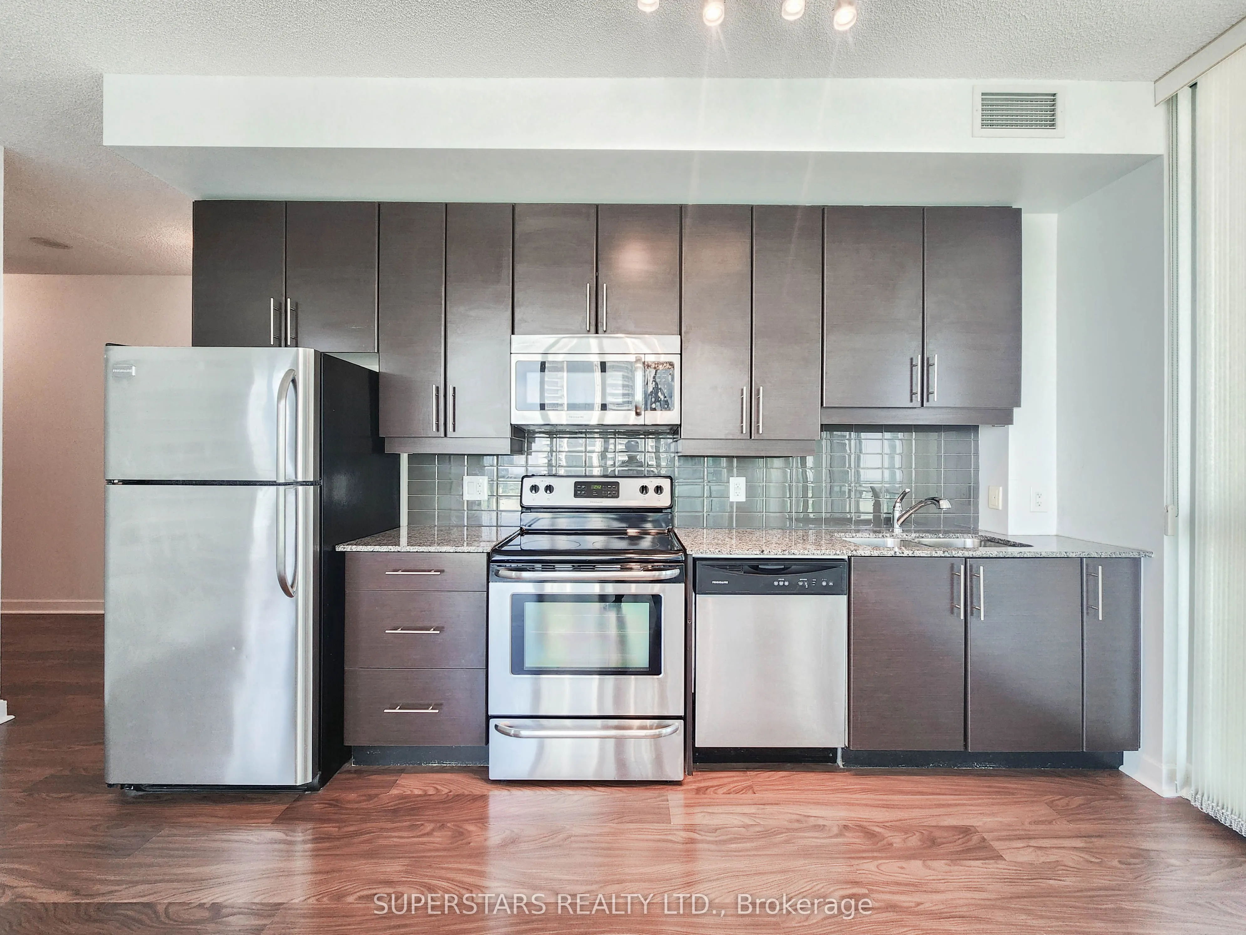 33 Bay Street, #3304