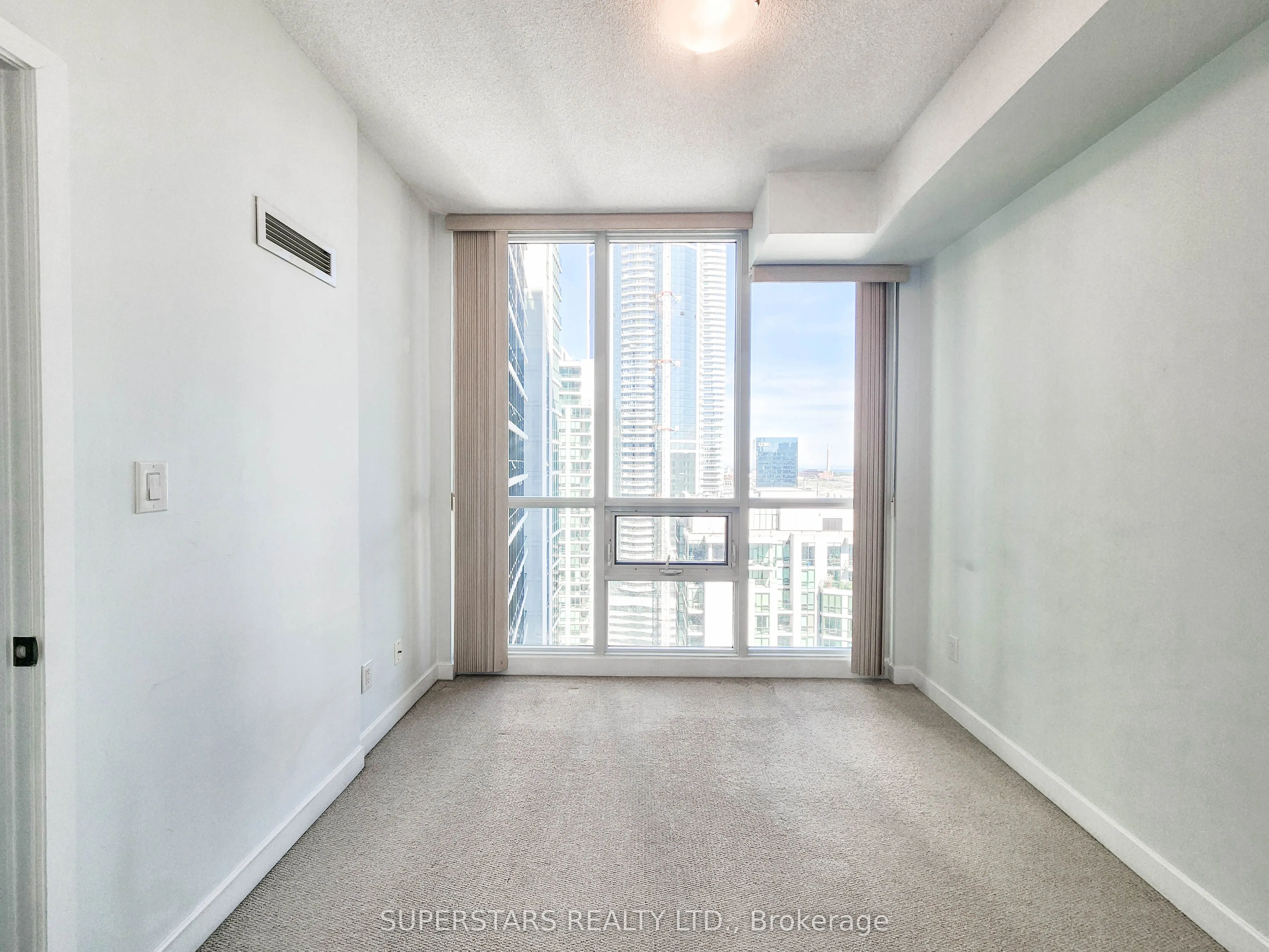 33 Bay Street, #3304