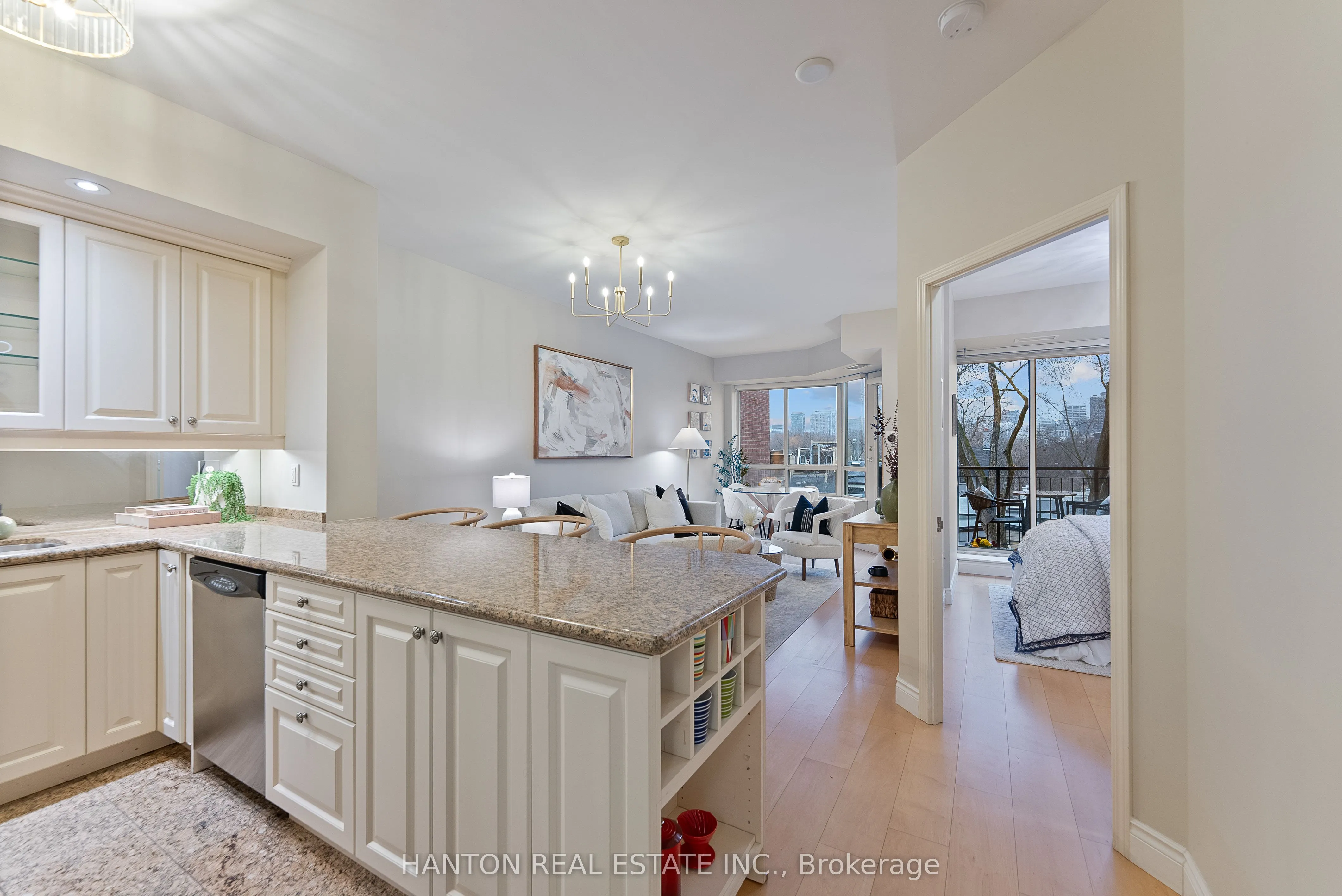 77 Mcmurrich Street, #403