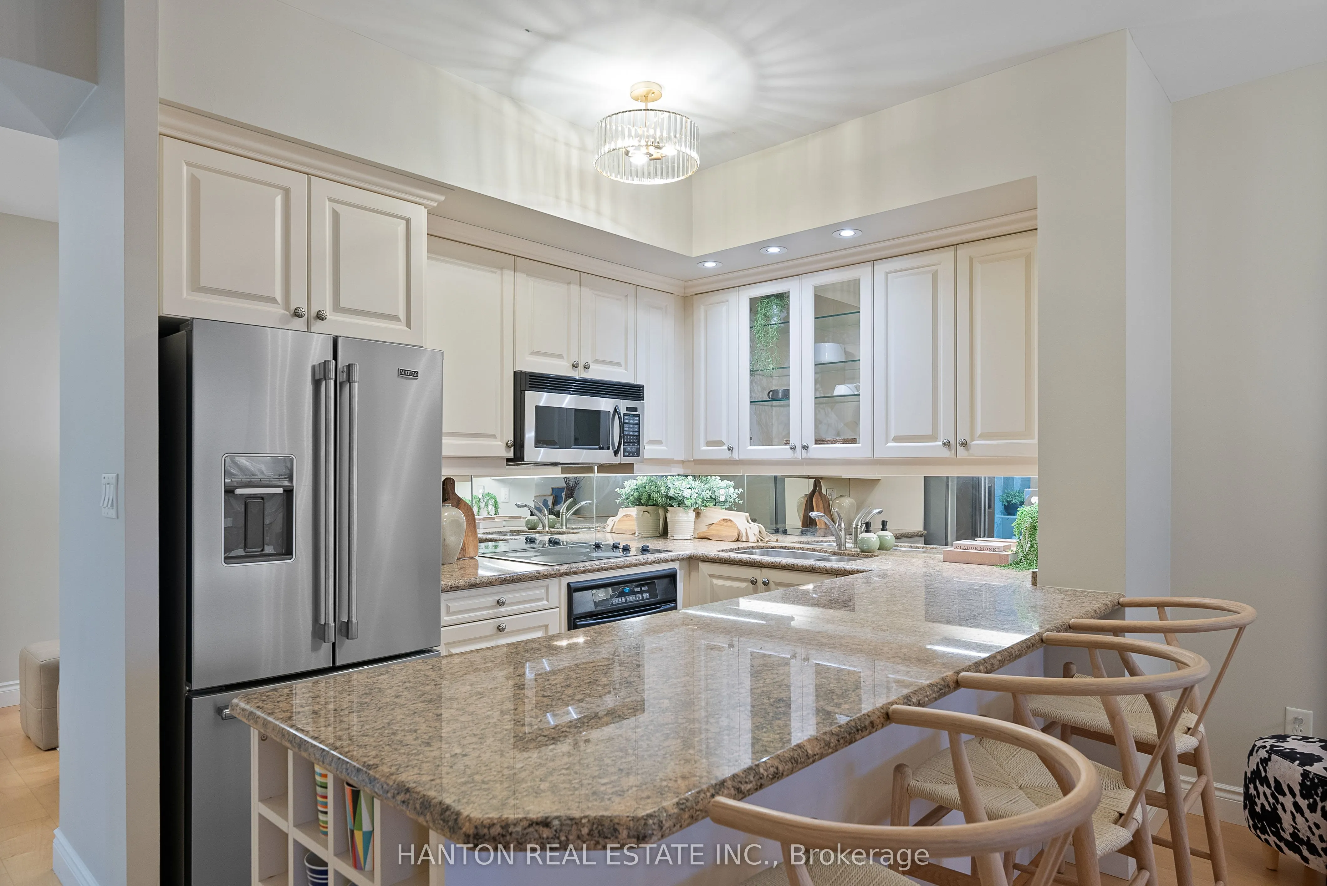 77 Mcmurrich Street, #403