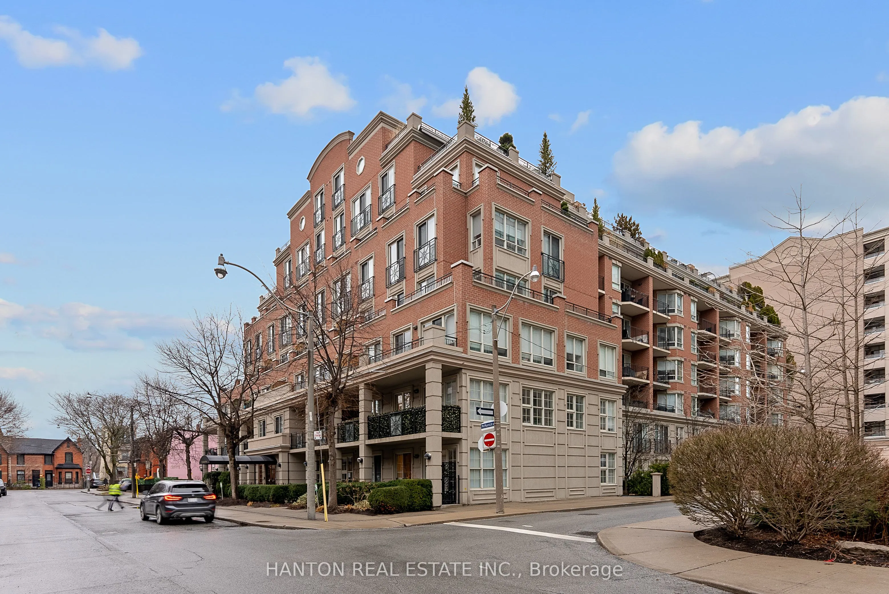 77 Mcmurrich Street, #403