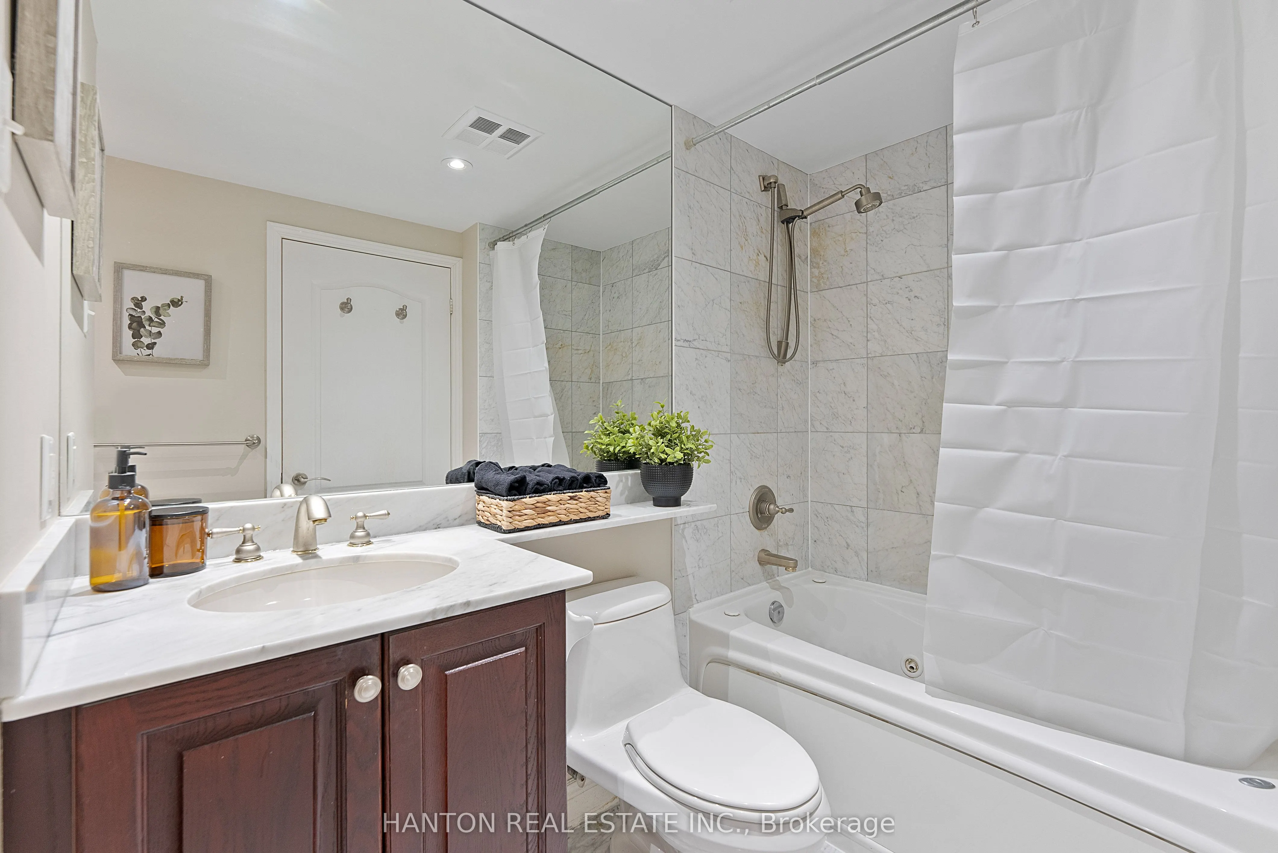 77 Mcmurrich Street, #403