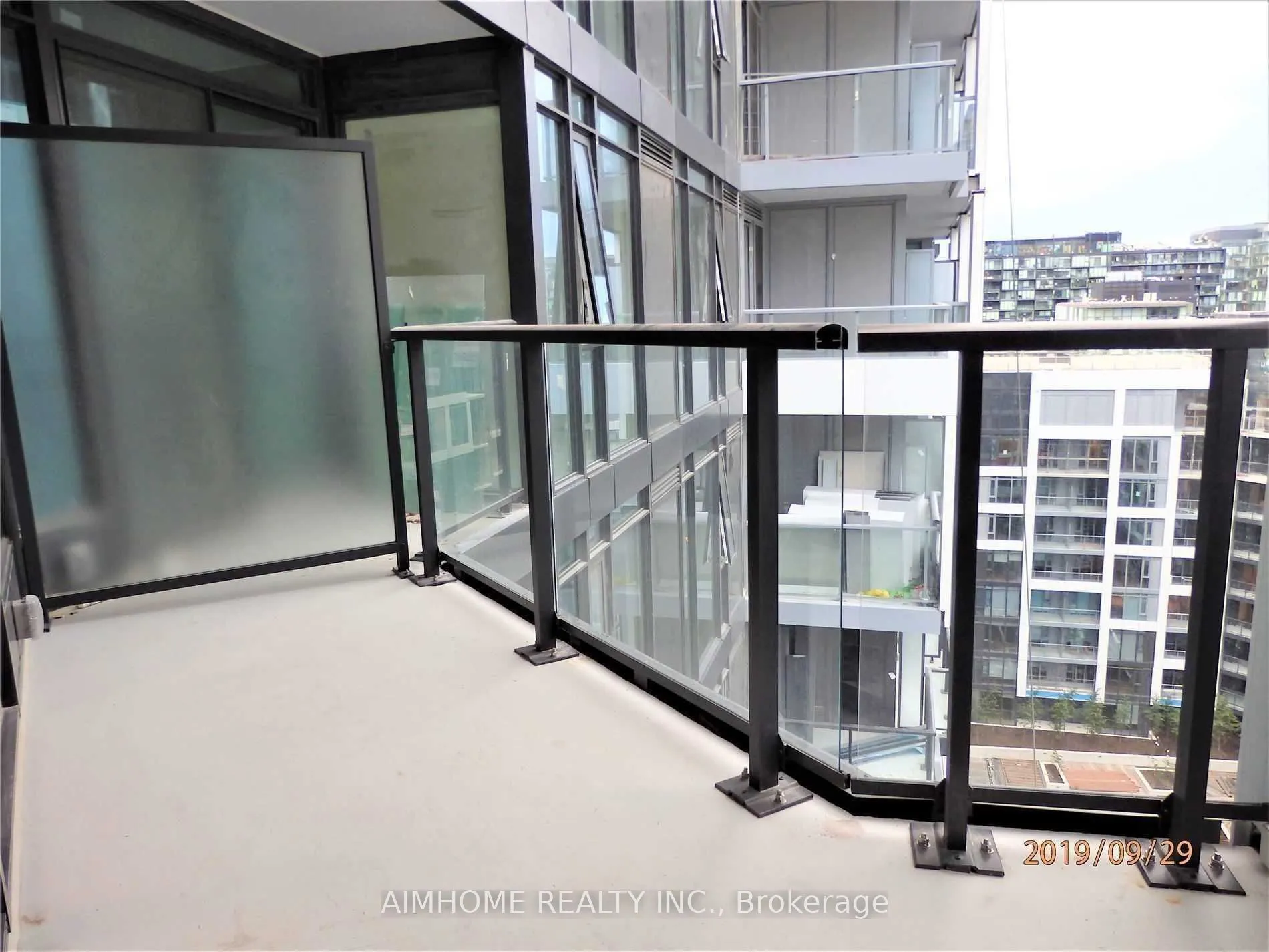 27 Bathurst Street, #1201