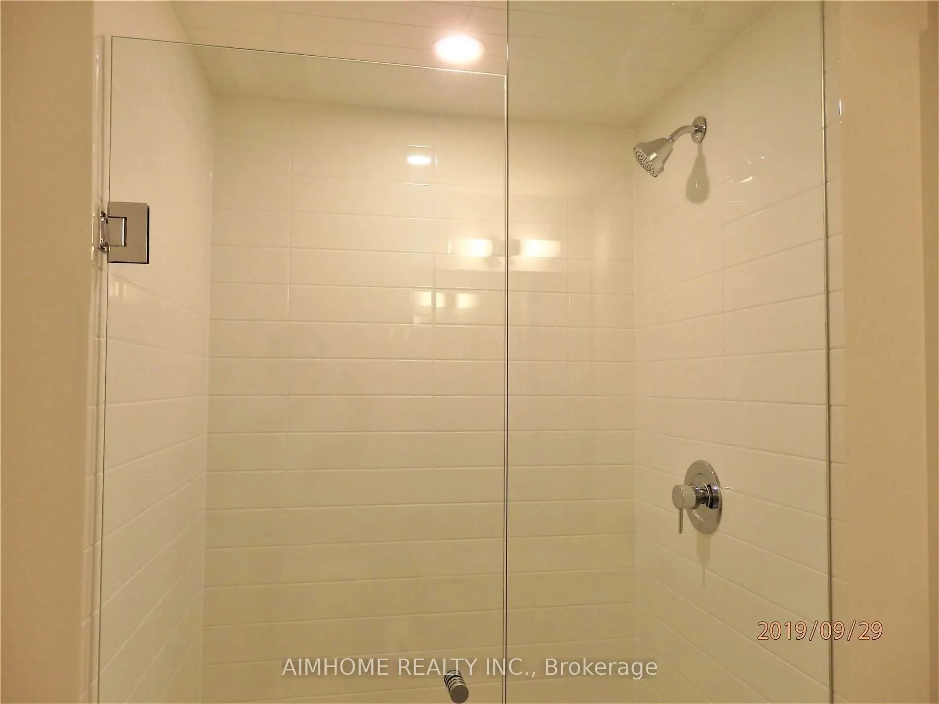 27 Bathurst Street, #1201