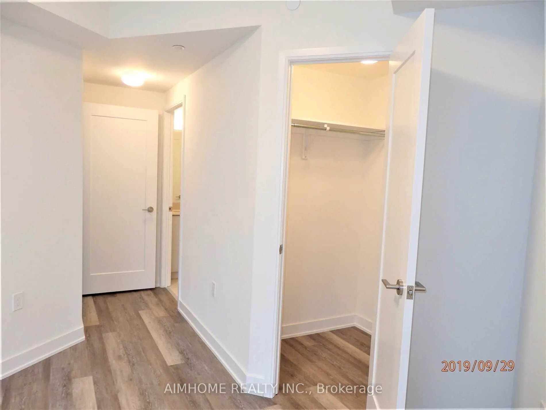 27 Bathurst Street, #1201