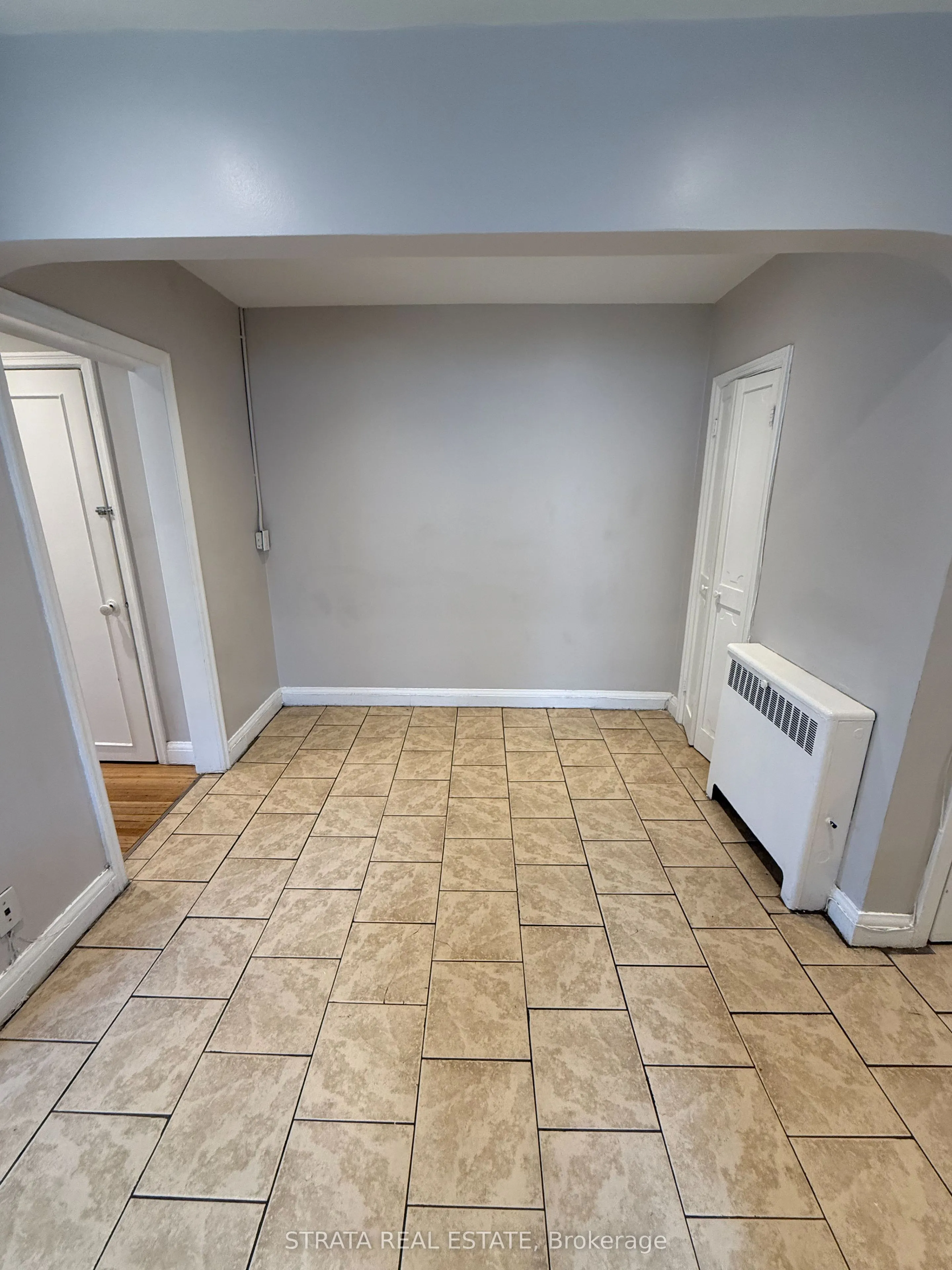 4099 Bathurst Street, #4