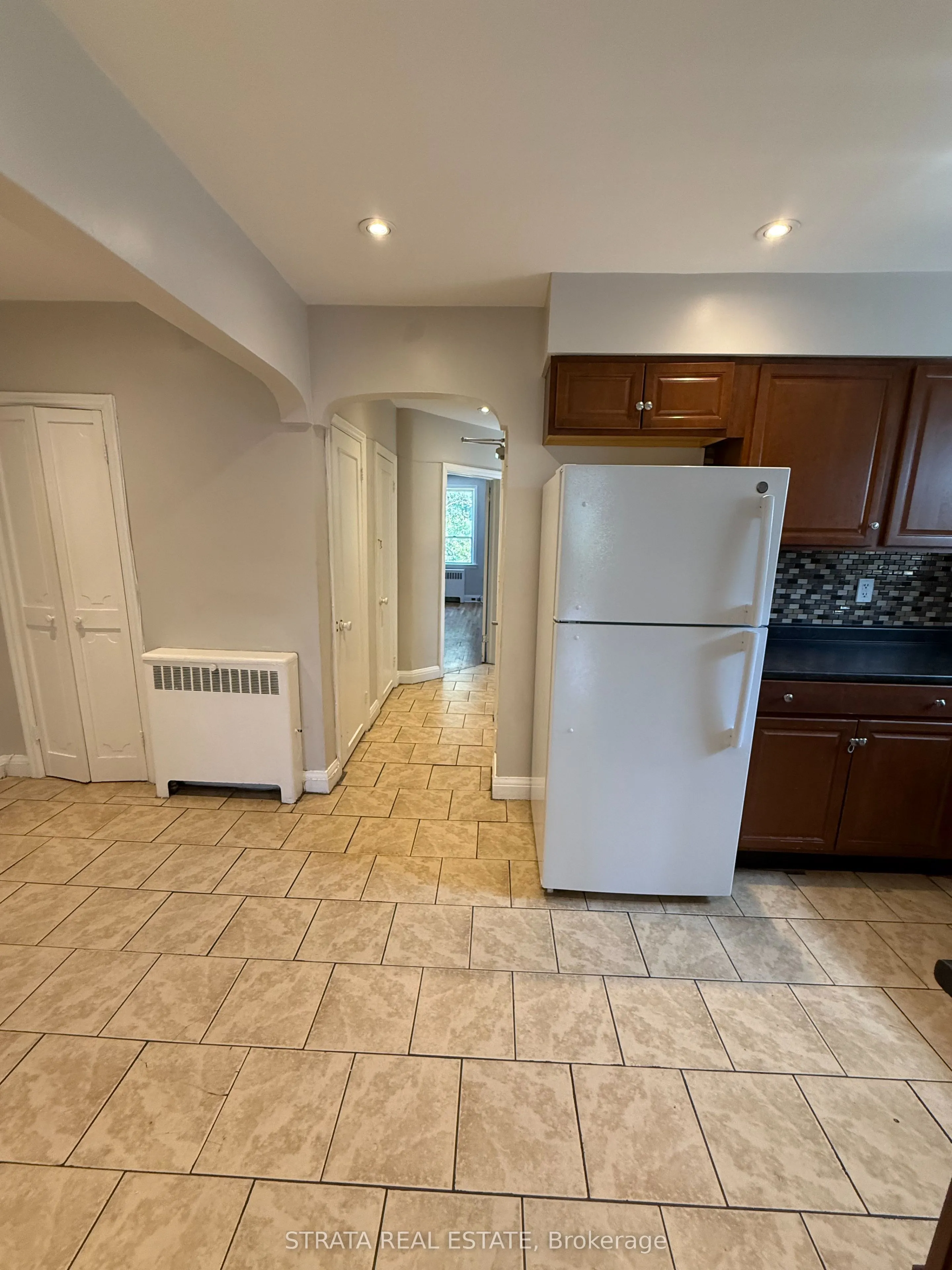 4099 Bathurst Street, #4